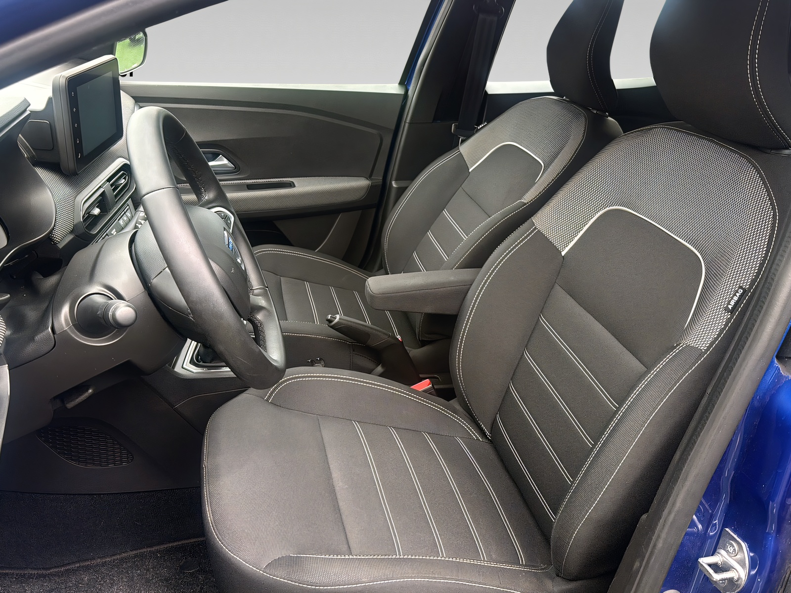 DACIA Sandero TCe 90 Comfort CVT-image-9