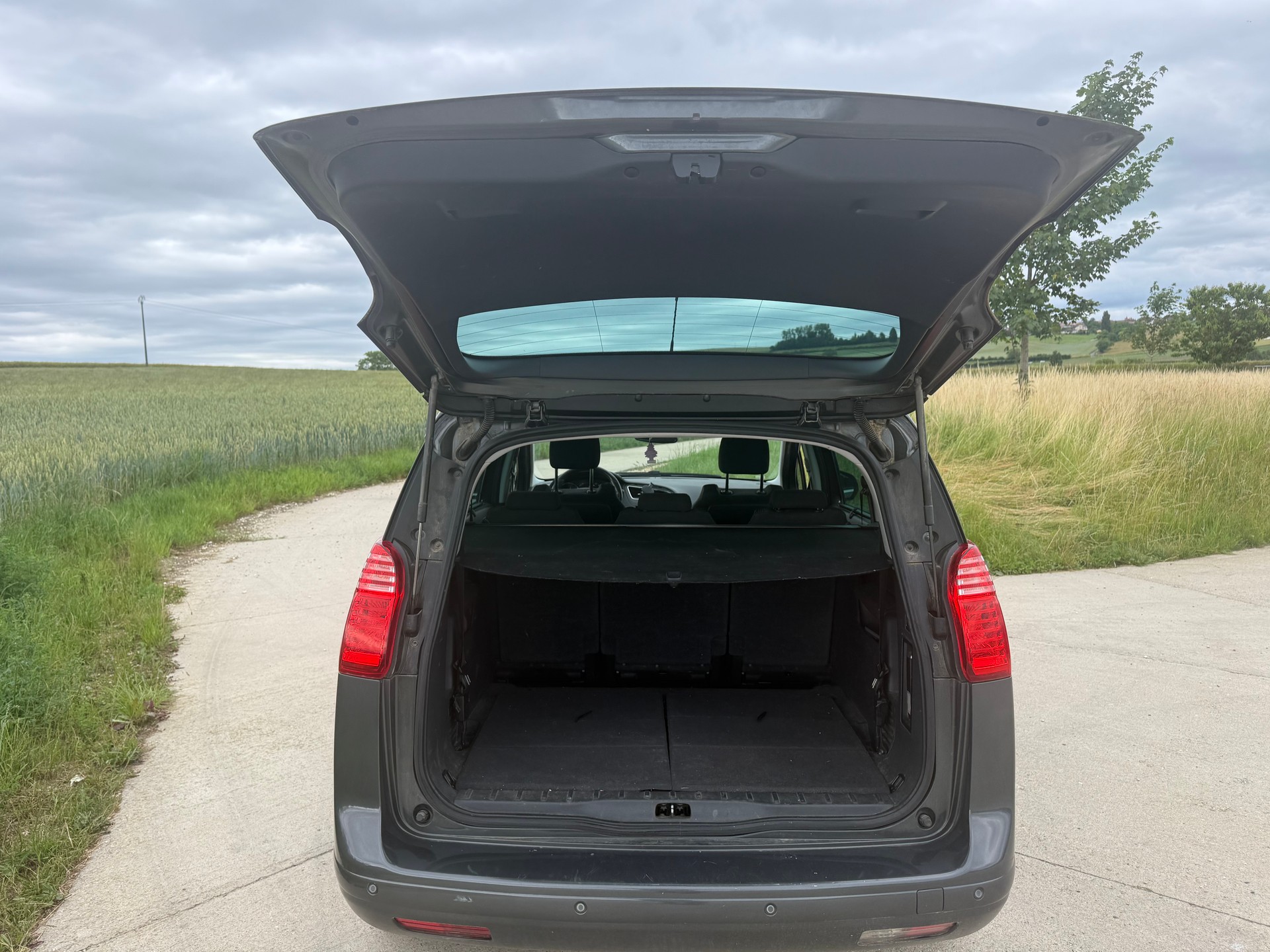 PEUGEOT 5008 2.0 HDI Business-image-8