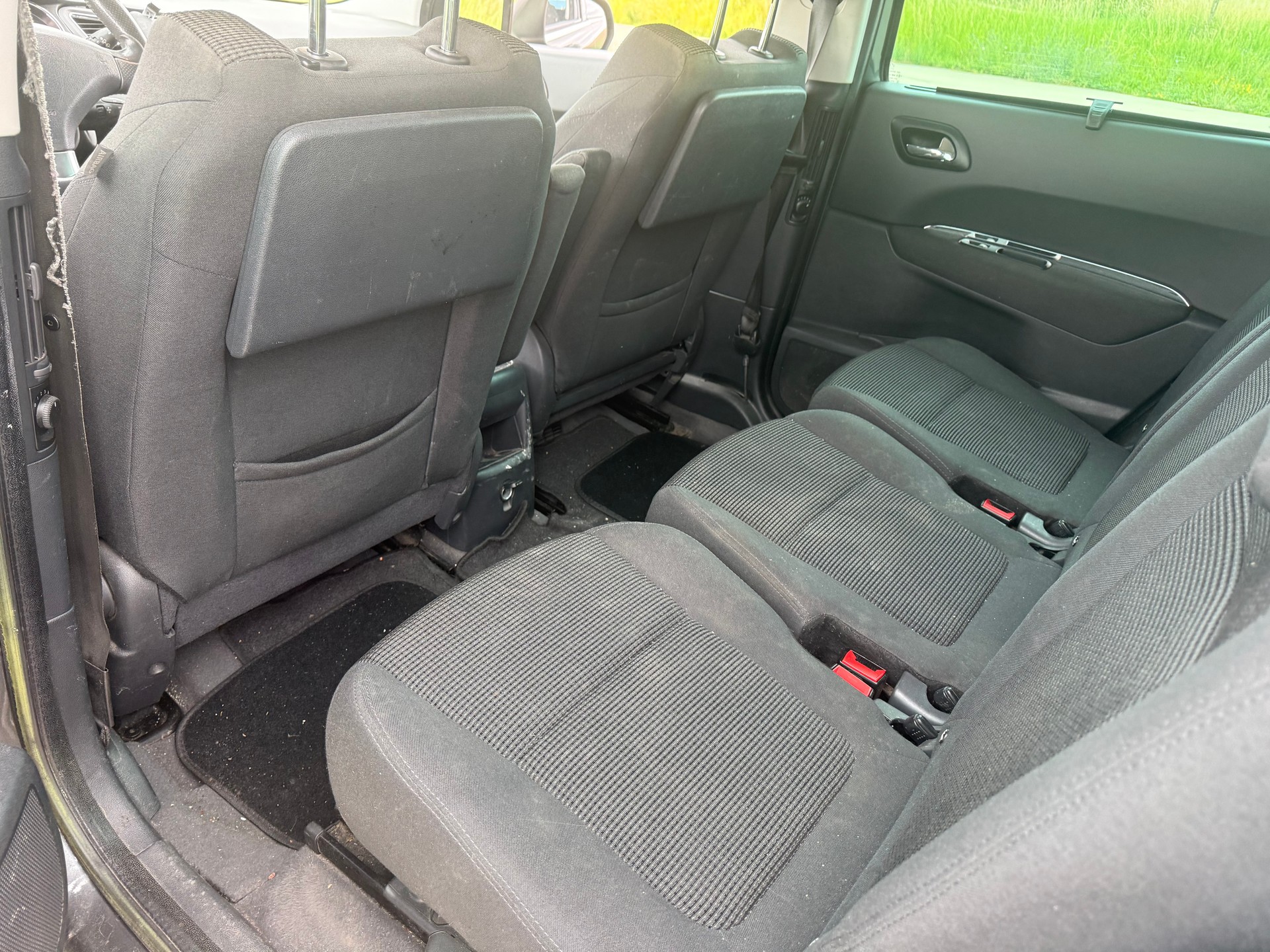 PEUGEOT 5008 2.0 HDI Business-image-9