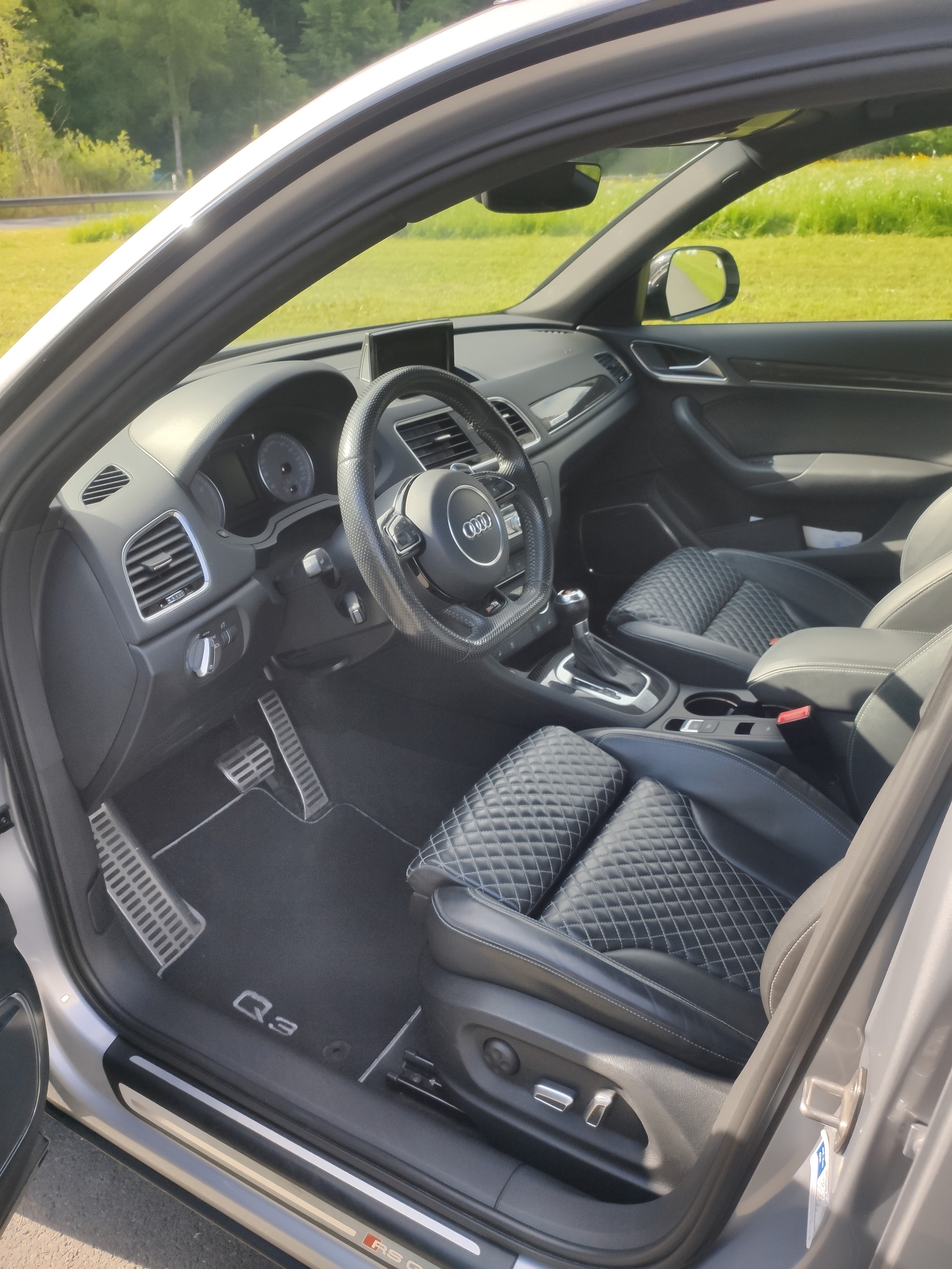 AUDI 2.5 TFSI quattro S-Tronic-image-11