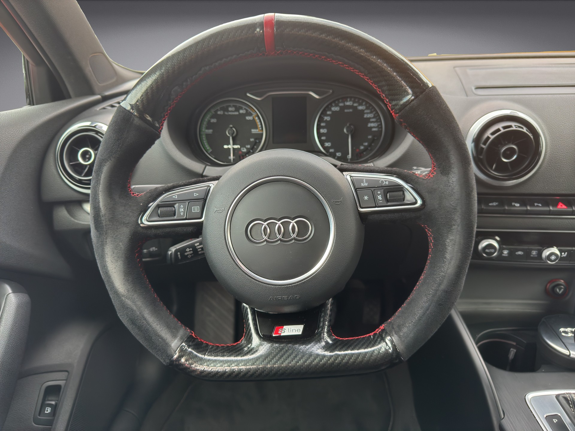 AUDI A3 Sportback 1.4 T FSI e-tron Ambition STr-image-8