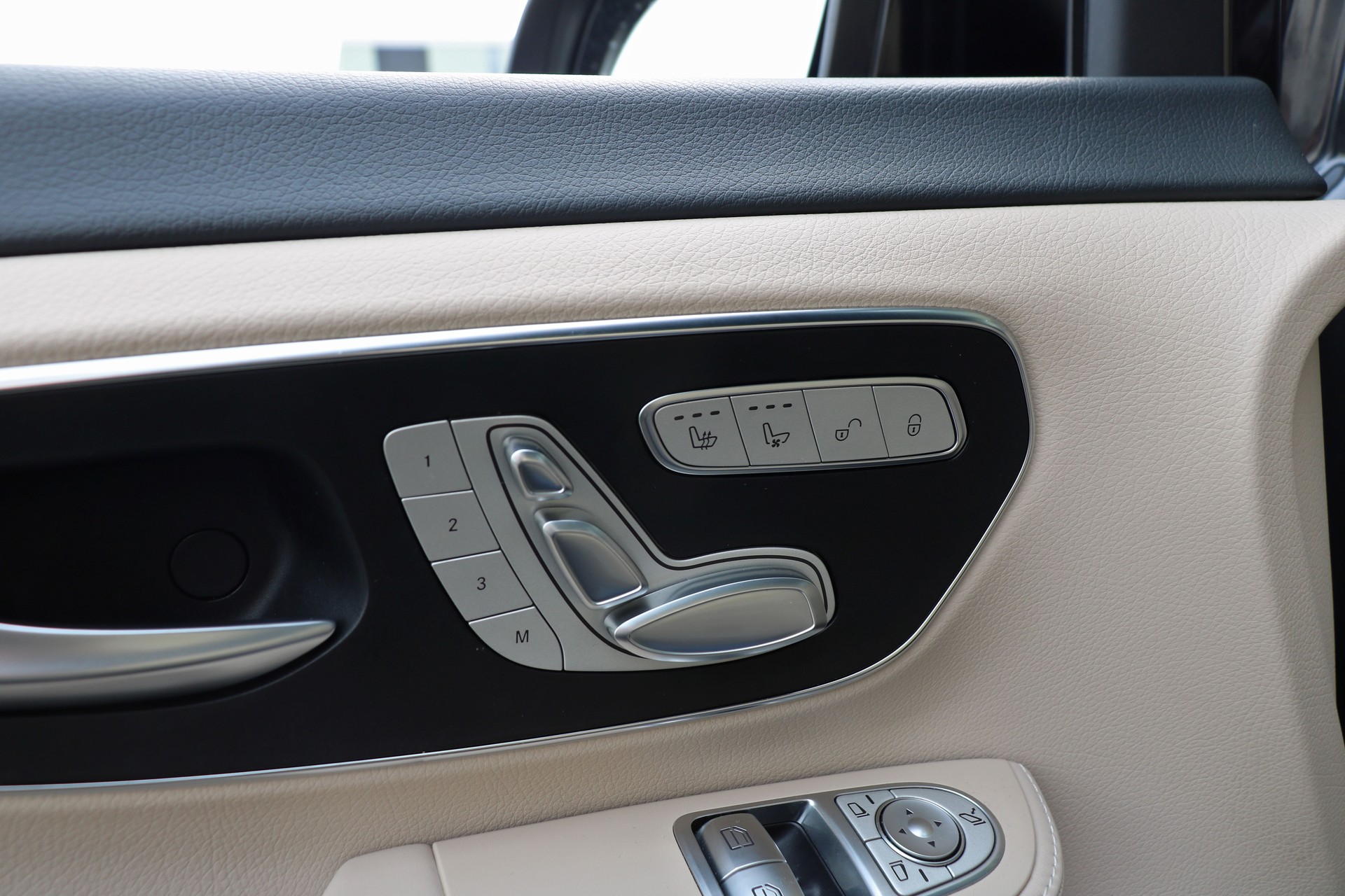 MERCEDES-BENZ V 300 d lang Exclusive 4Matic 9G-Tronic **Luxus-Einzelsitze**-image-29