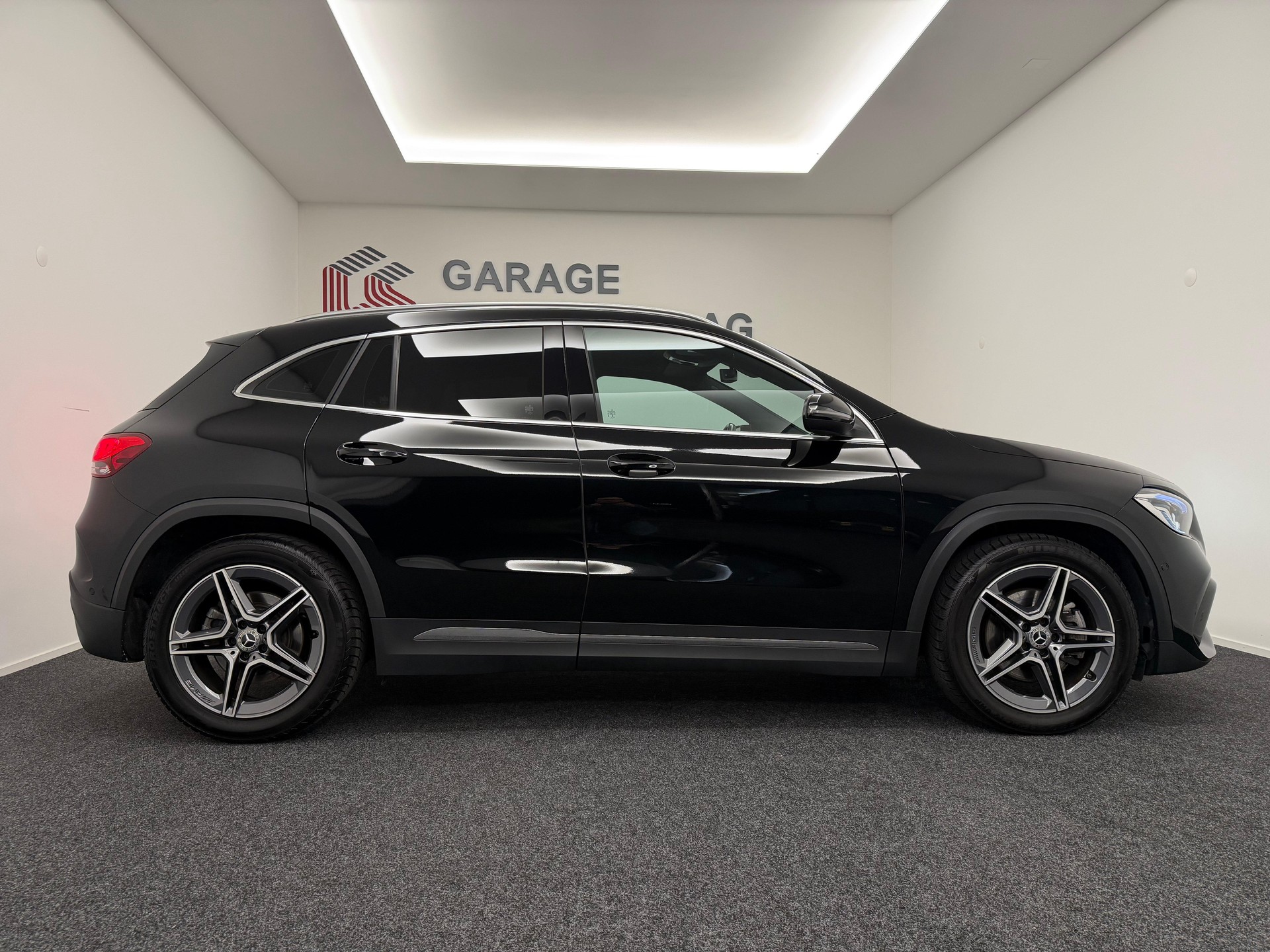 MERCEDES-BENZ GLA 250 AMG Line 4matic-showroom-element-3