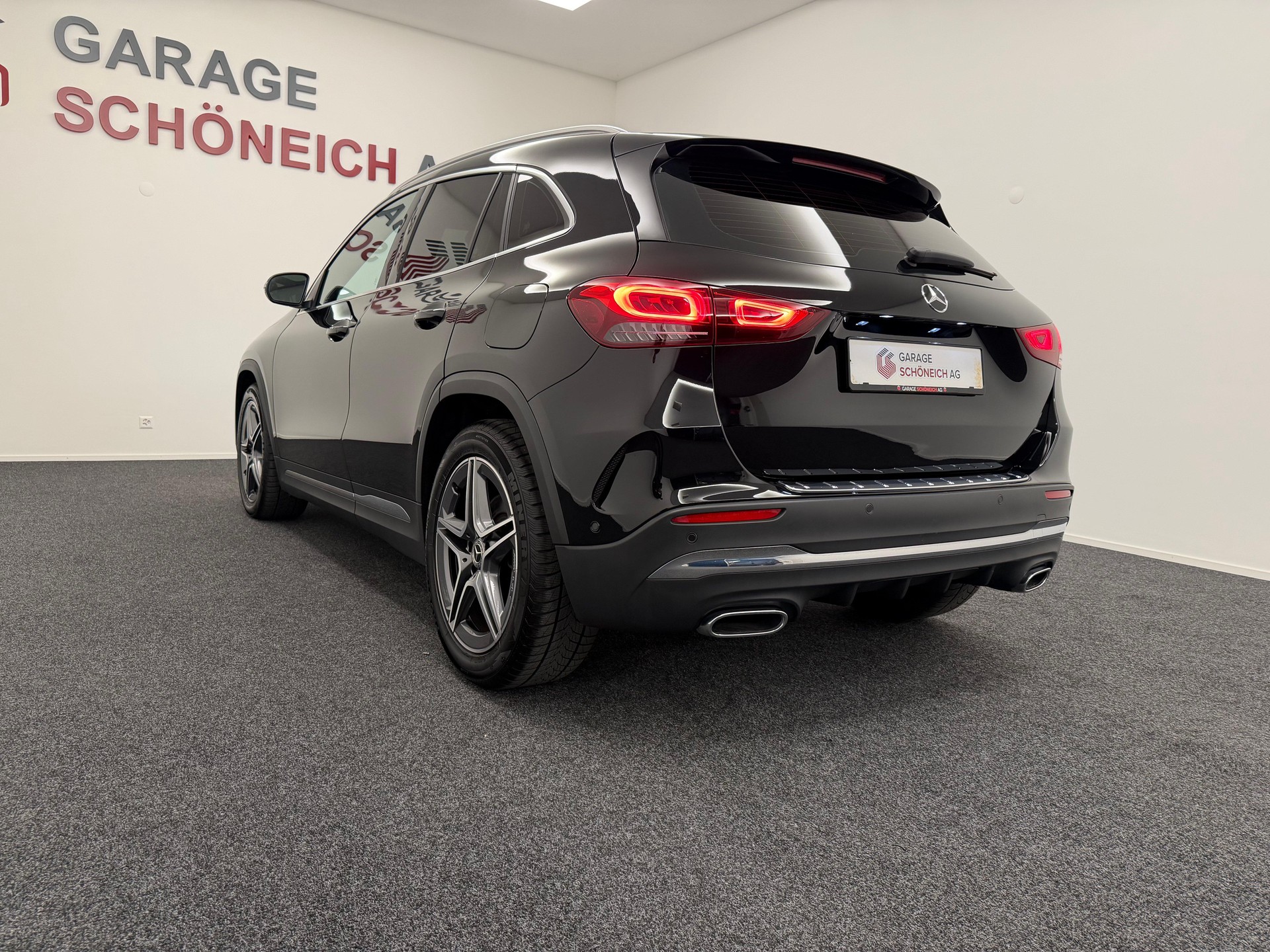 MERCEDES-BENZ GLA 250 AMG Line 4matic-image-6