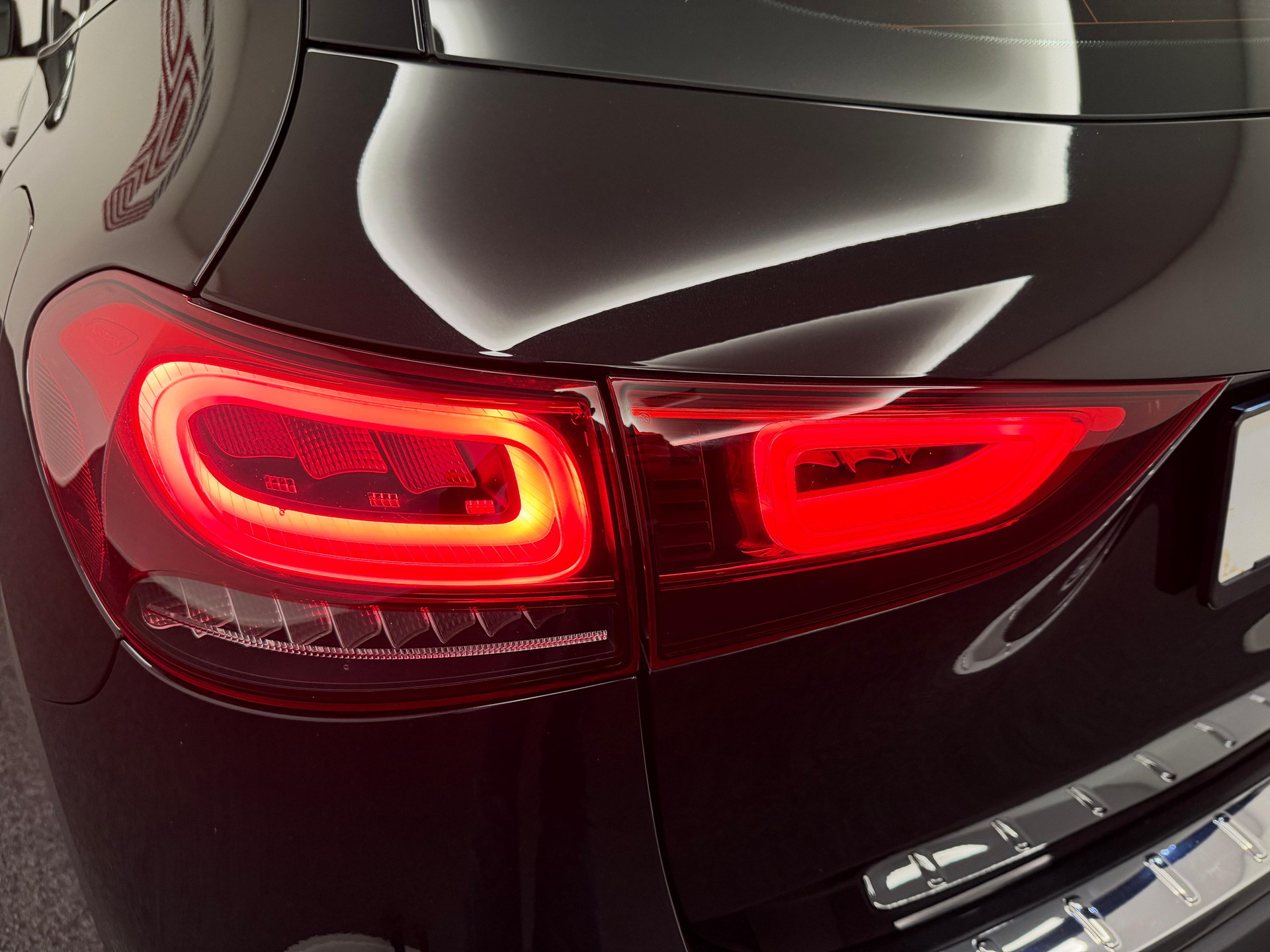 MERCEDES-BENZ GLA 250 AMG Line 4matic-image-8