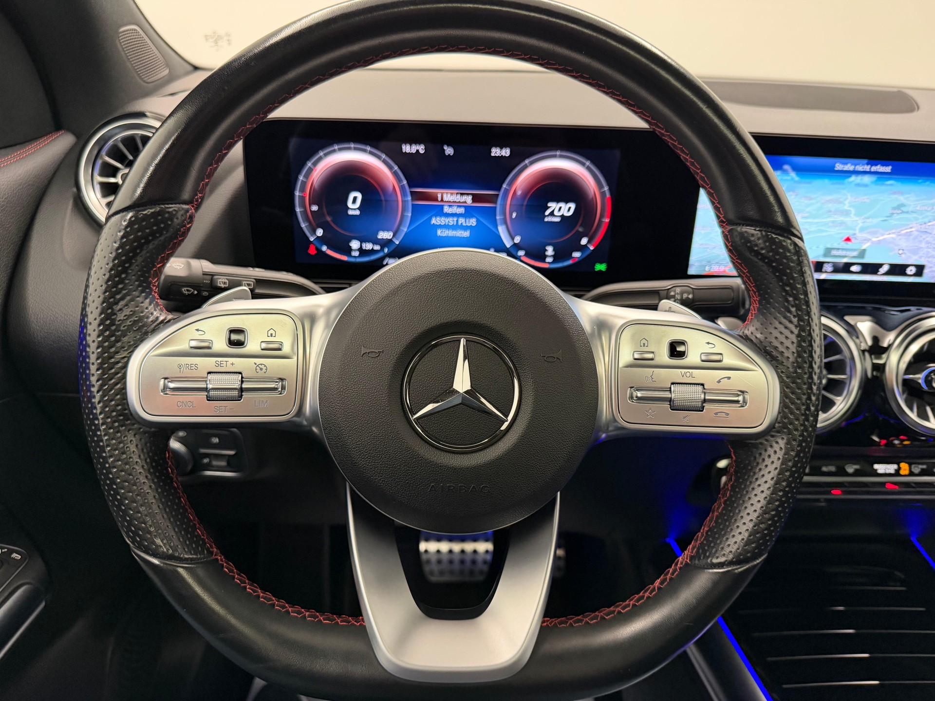 MERCEDES-BENZ GLA 250 AMG Line 4matic-image-19