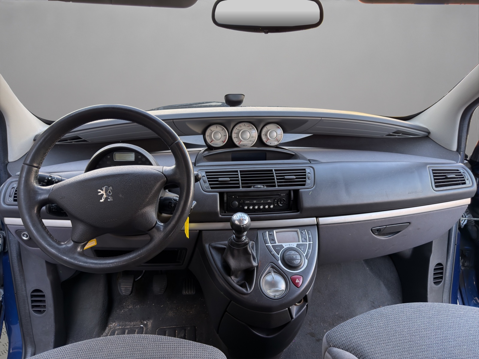PEUGEOT 807 2.2 16V HDi SV-image-13