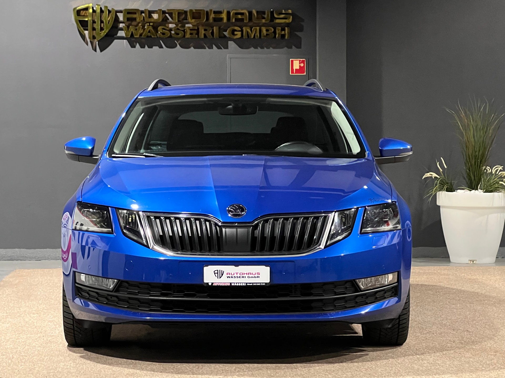 SKODA Octavia Combi 1.8 TSI Swiss Line 25 4x4 DSG-image-8