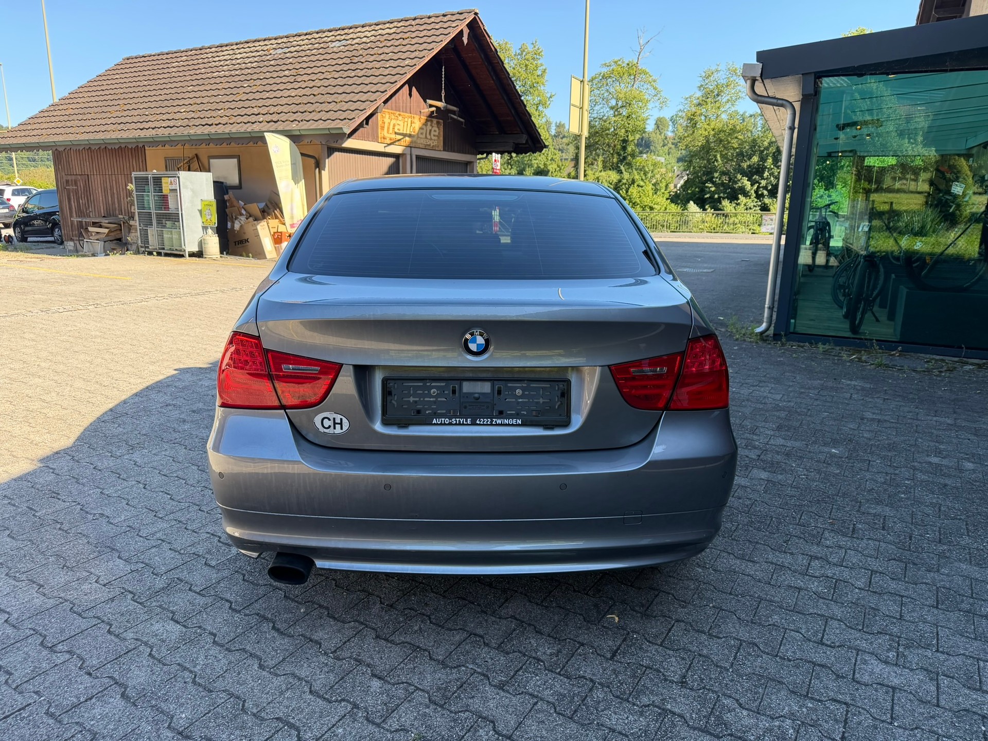 BMW 320-image-4