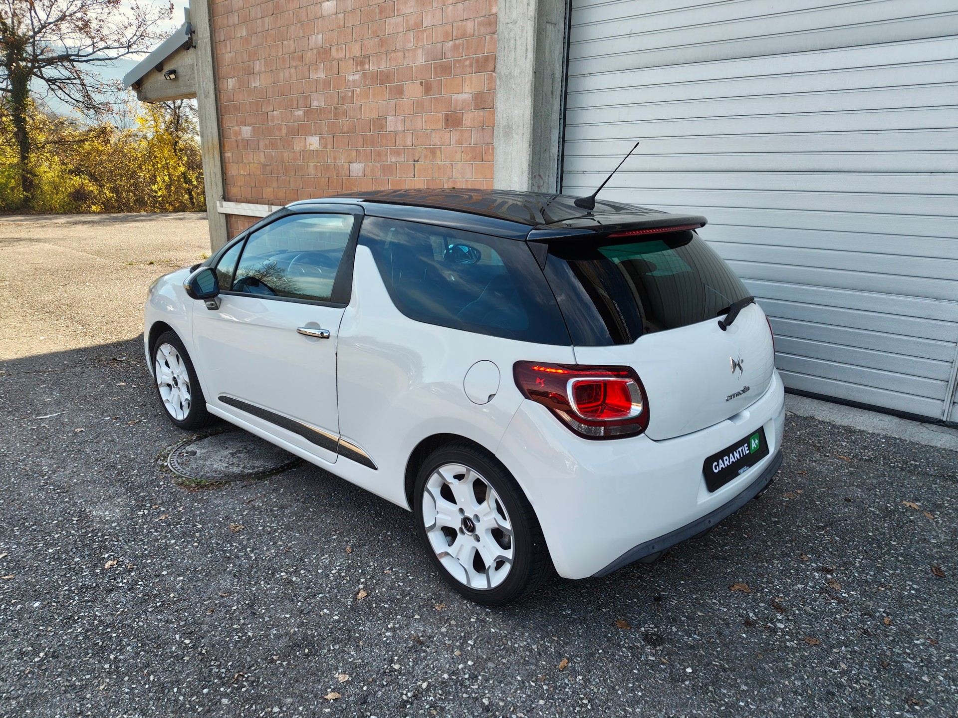 DS AUTOMOBILES DS3 1.6 THP Ultra Prestige-image-3