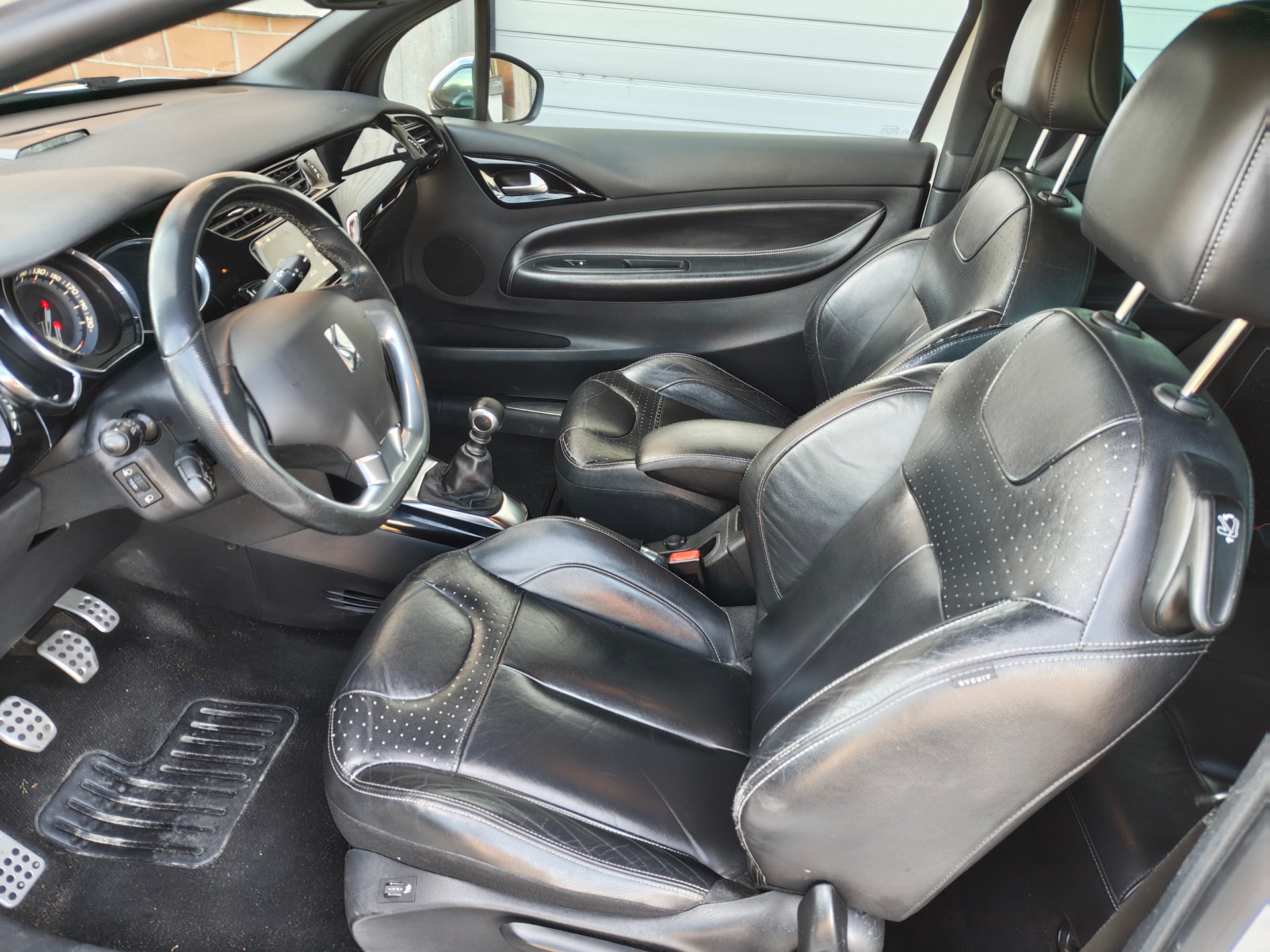 DS AUTOMOBILES DS3 1.6 THP Ultra Prestige-image-6