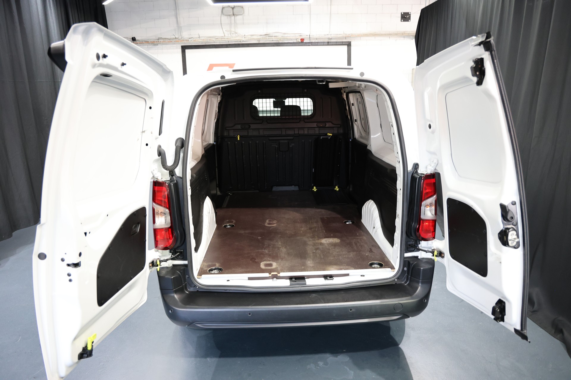 PEUGEOT Partner 1.5 Blue HDi s/s Long Automat-image-13