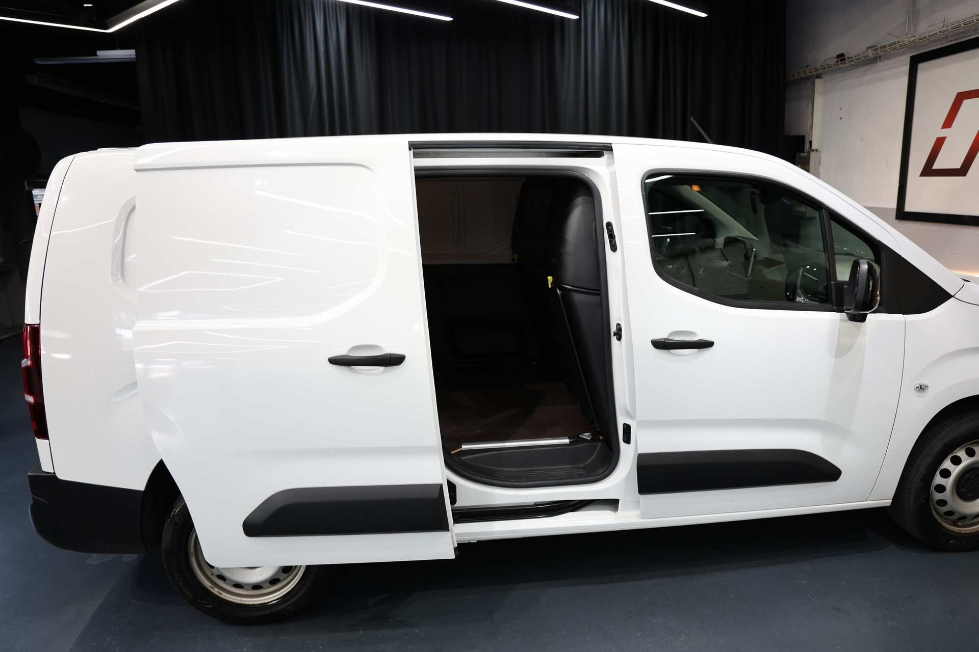 PEUGEOT Partner 1.5 Blue HDi s/s Long Automat-image-9