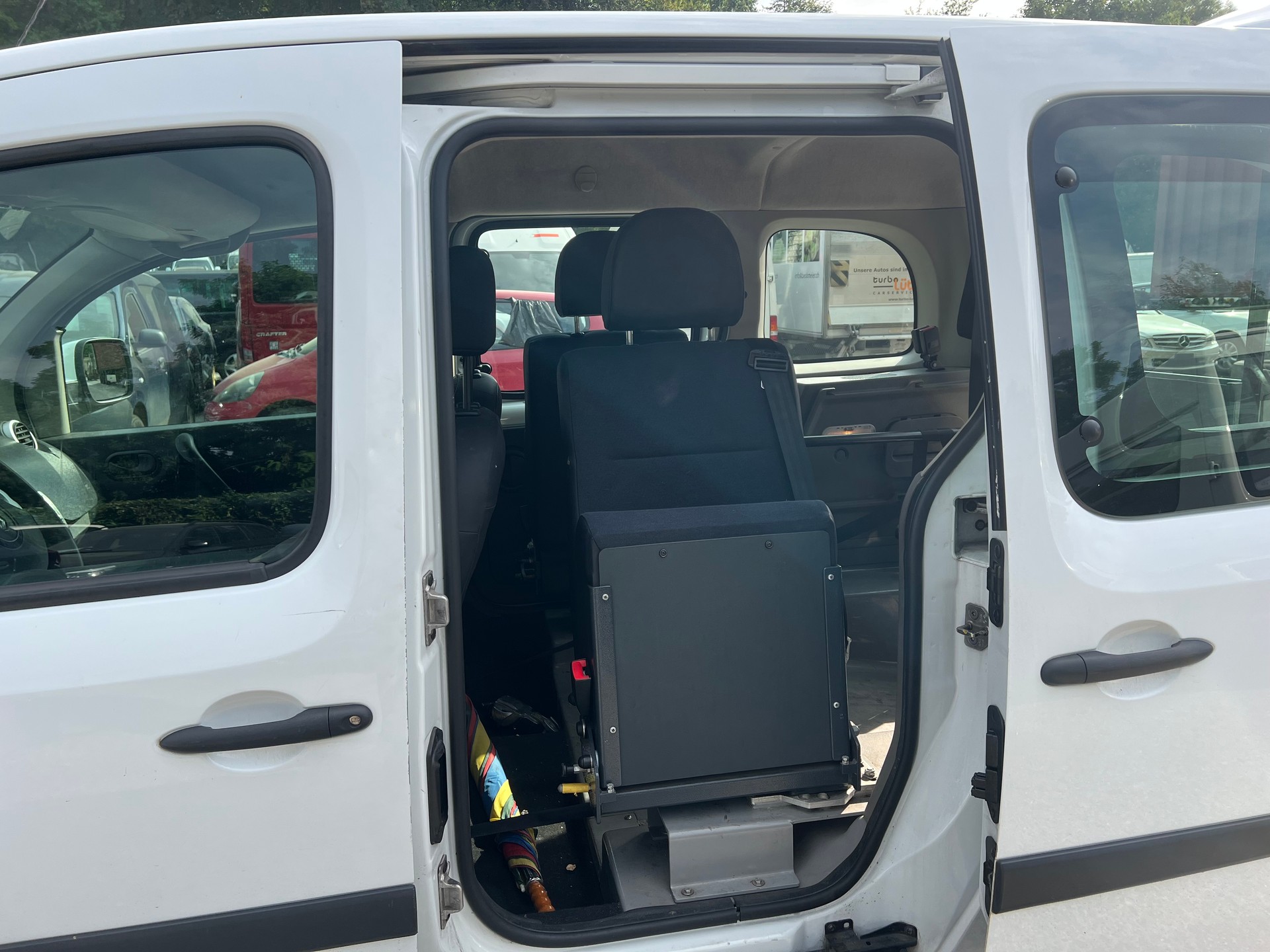 RENAULT Kangoo 1.6 16V Dynamique Automatic-image-5