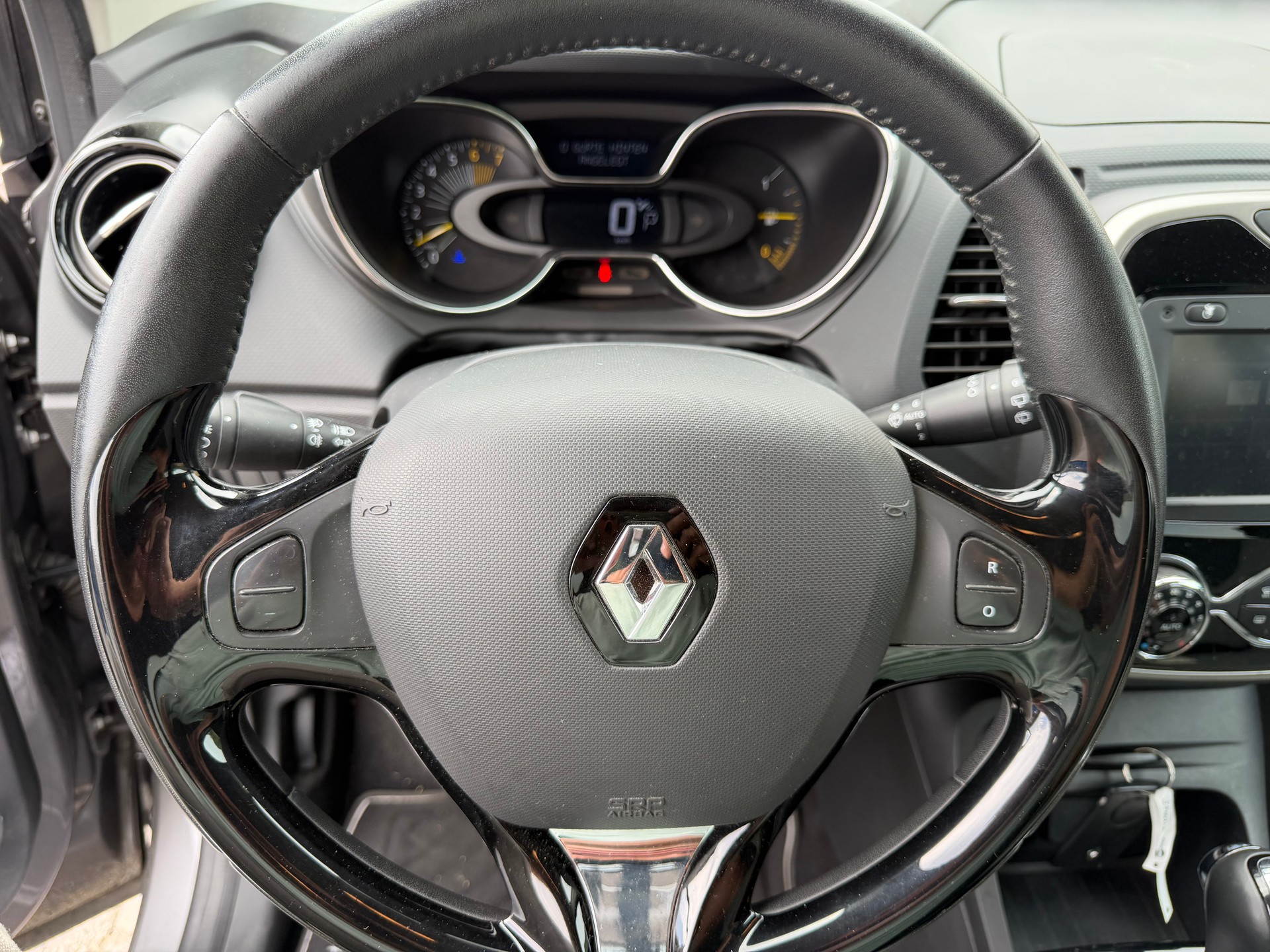 RENAULT Captur 1.2 T 16V Privilège EDC-image-6