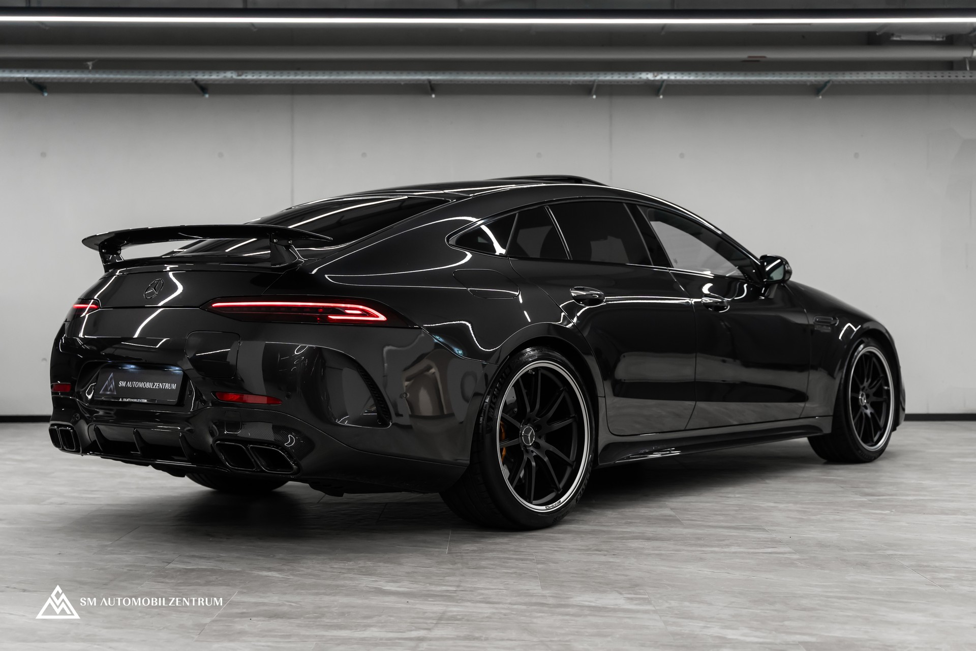 MERCEDES-BENZ AMG GT 63 S E Performance 4matic+ / Aero / Keramikbremsen / Carbon / Panorama-image-11