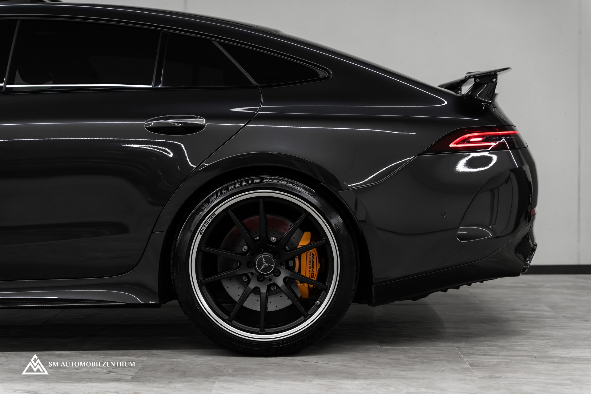 MERCEDES-BENZ AMG GT 63 S E Performance 4matic+ / Aero / Keramikbremsen / Carbon / Panorama-image-10