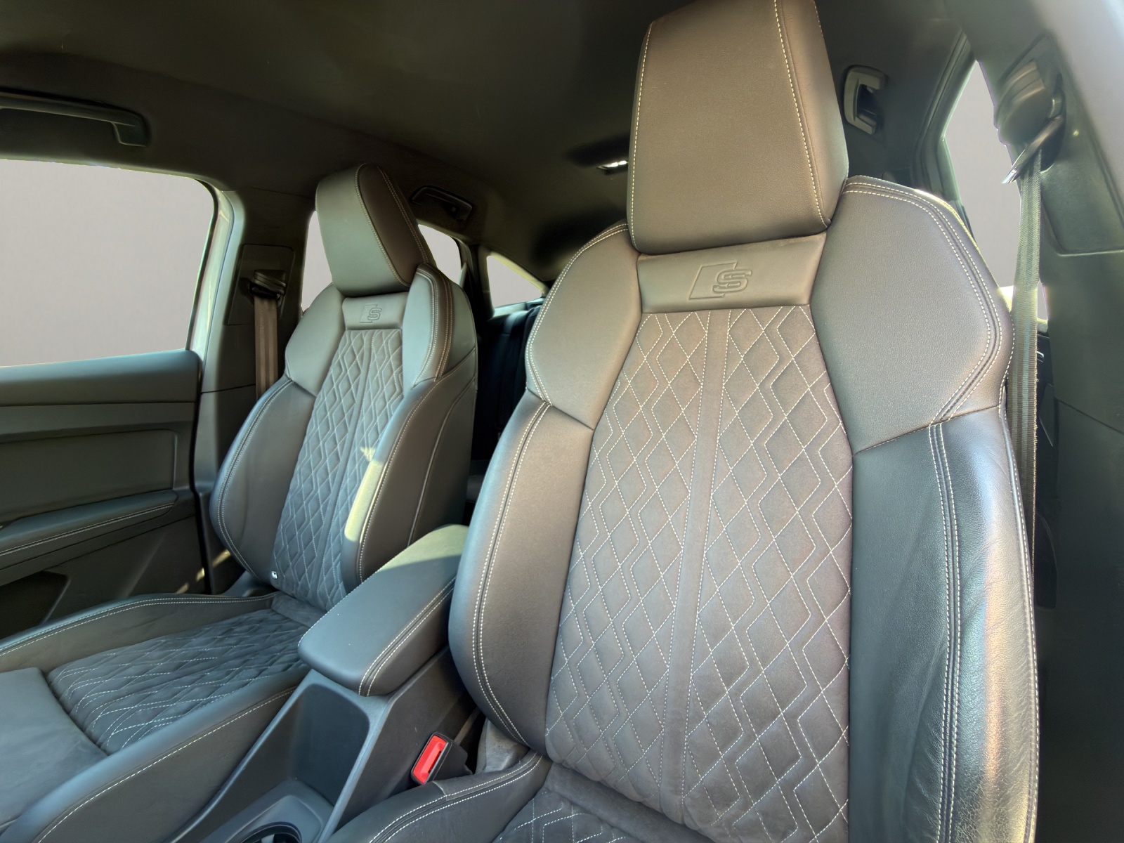 AUDI Q4 e-tron Sportback 50 quattro-image-14