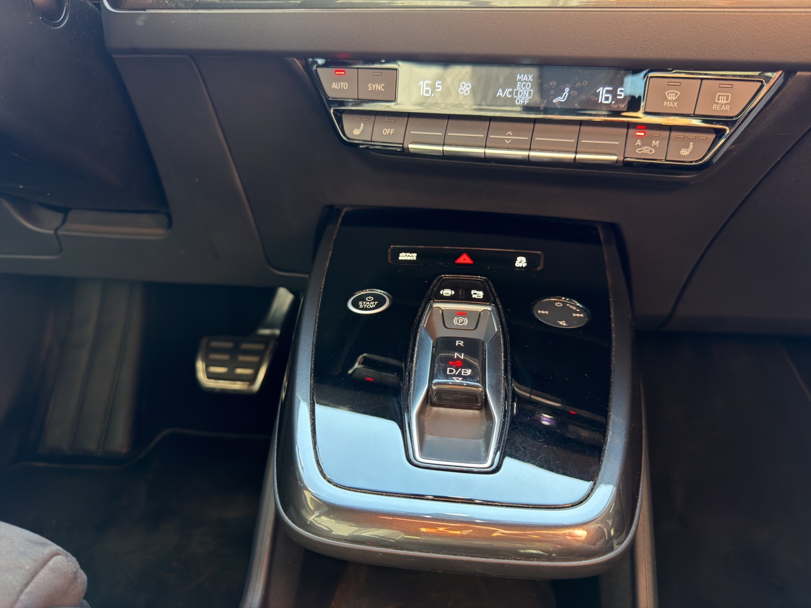 AUDI Q4 e-tron Sportback 50 quattro-image-15