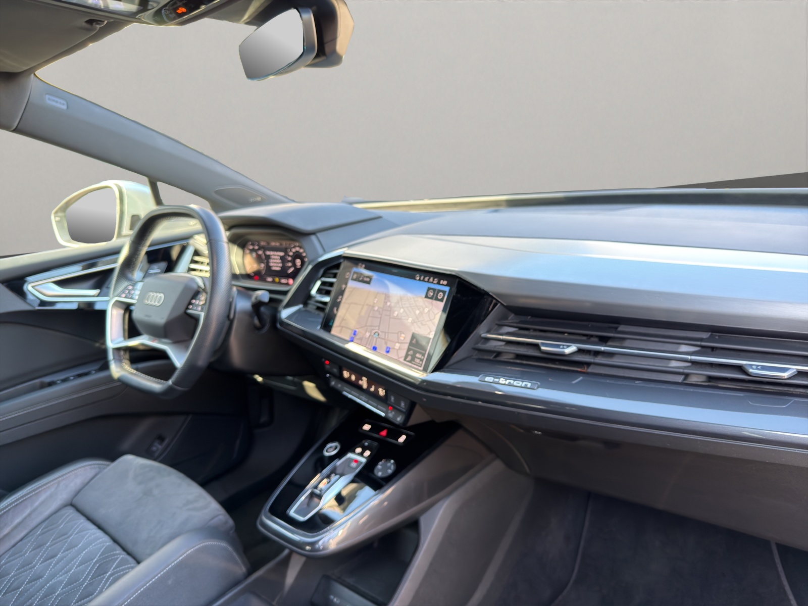 AUDI Q4 e-tron Sportback 50 quattro-image-9