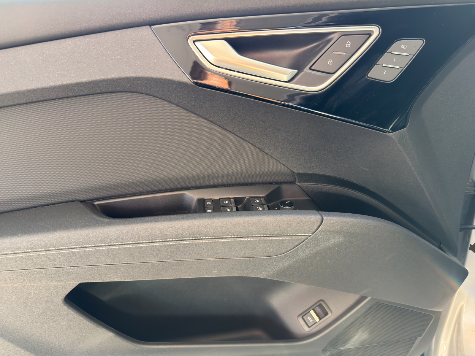AUDI Q4 e-tron Sportback 50 quattro-image-11