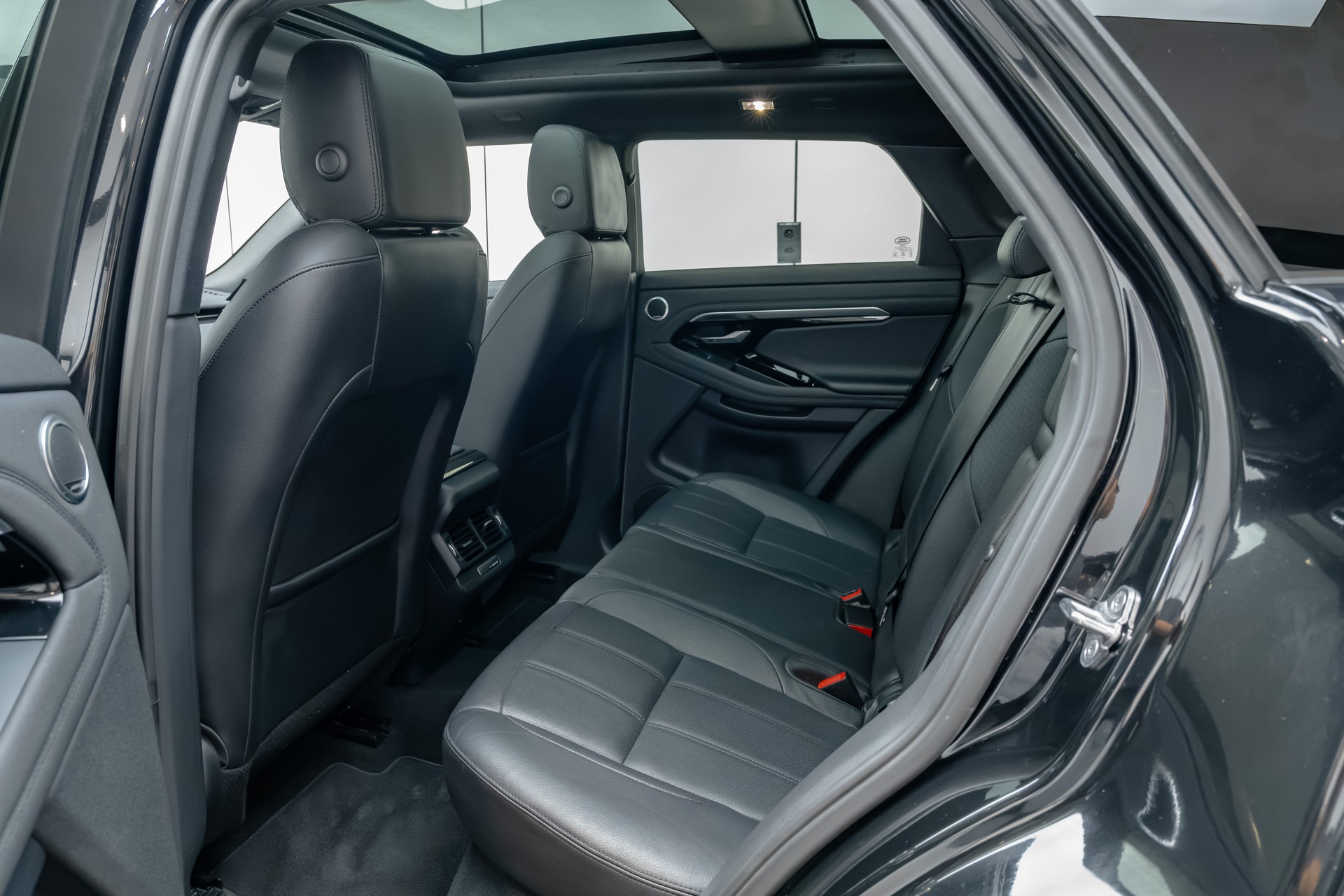 LAND ROVER Range Rover Evoque R-Dynamic P 200 SE Black Editon-image-15