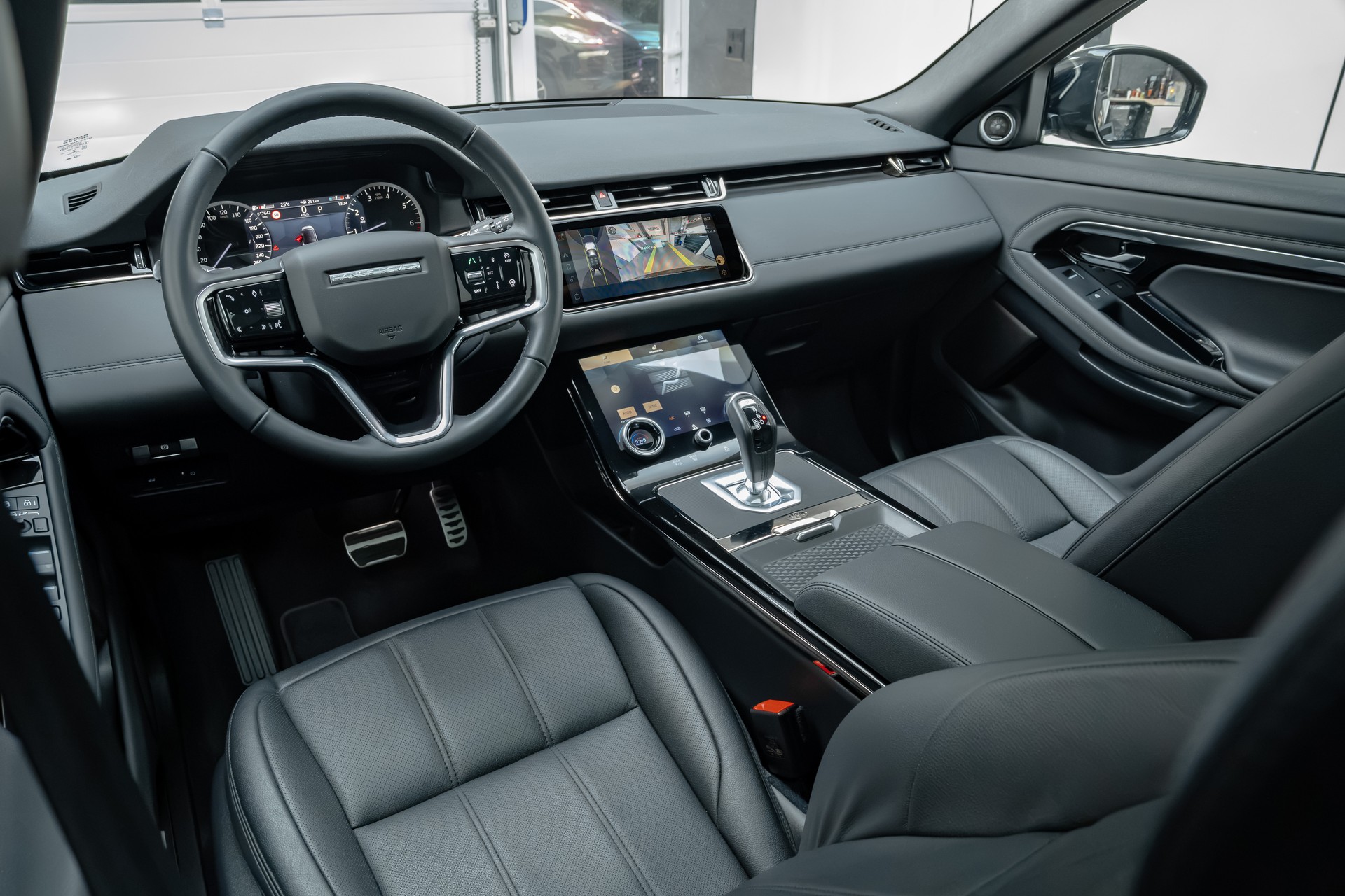 LAND ROVER Range Rover Evoque R-Dynamic P 200 SE Black Editon-image-11