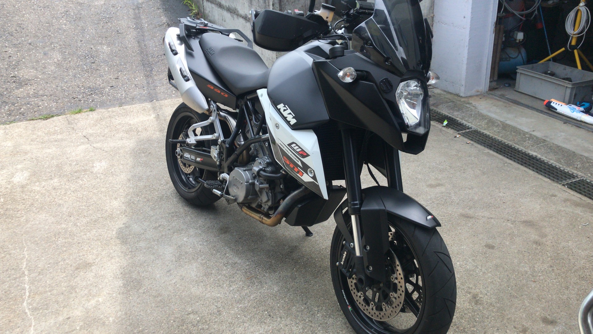 KTM Supermoto T-image-0