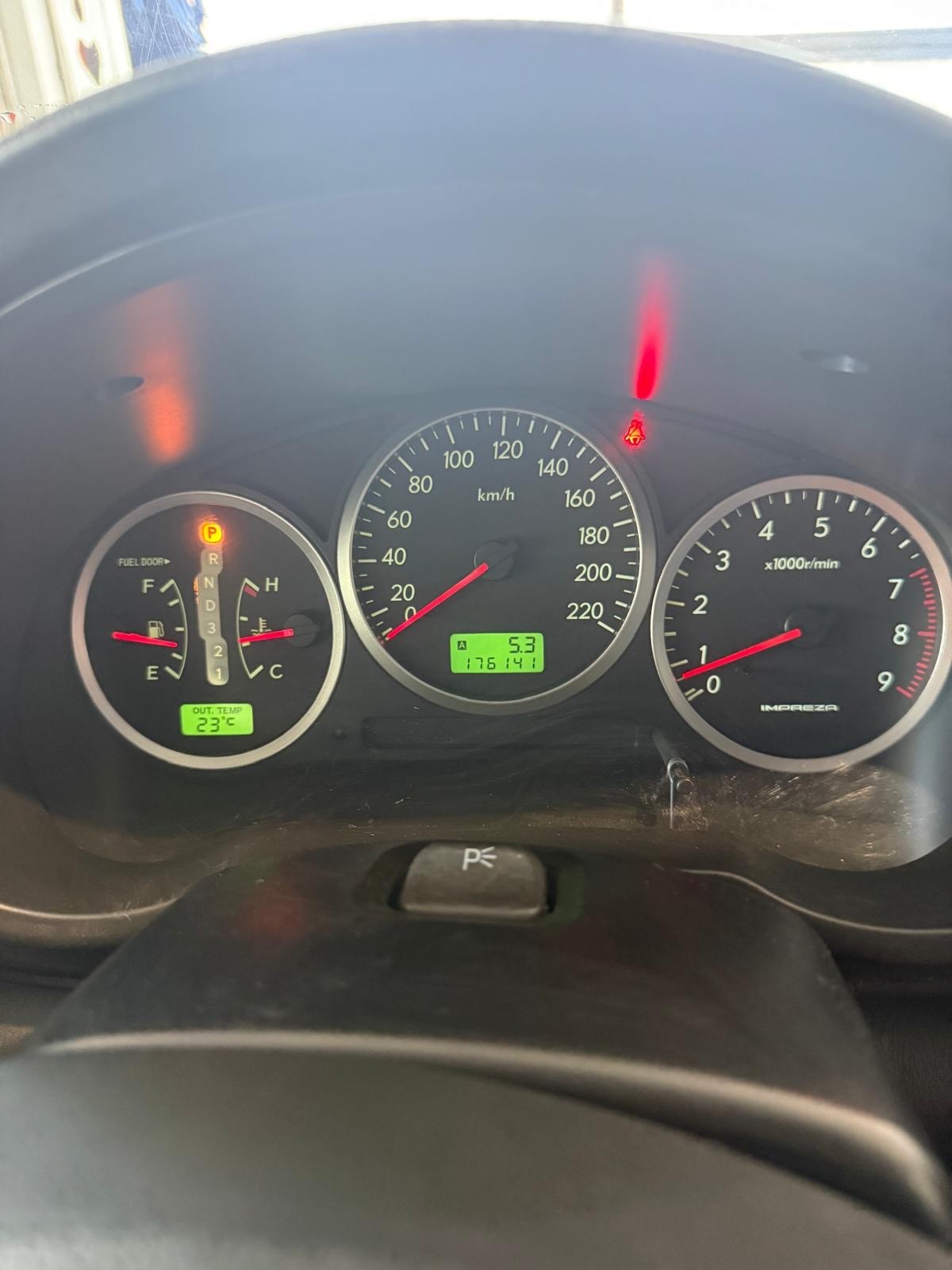 SUBARU Impreza 2.0R-showroom-element-1