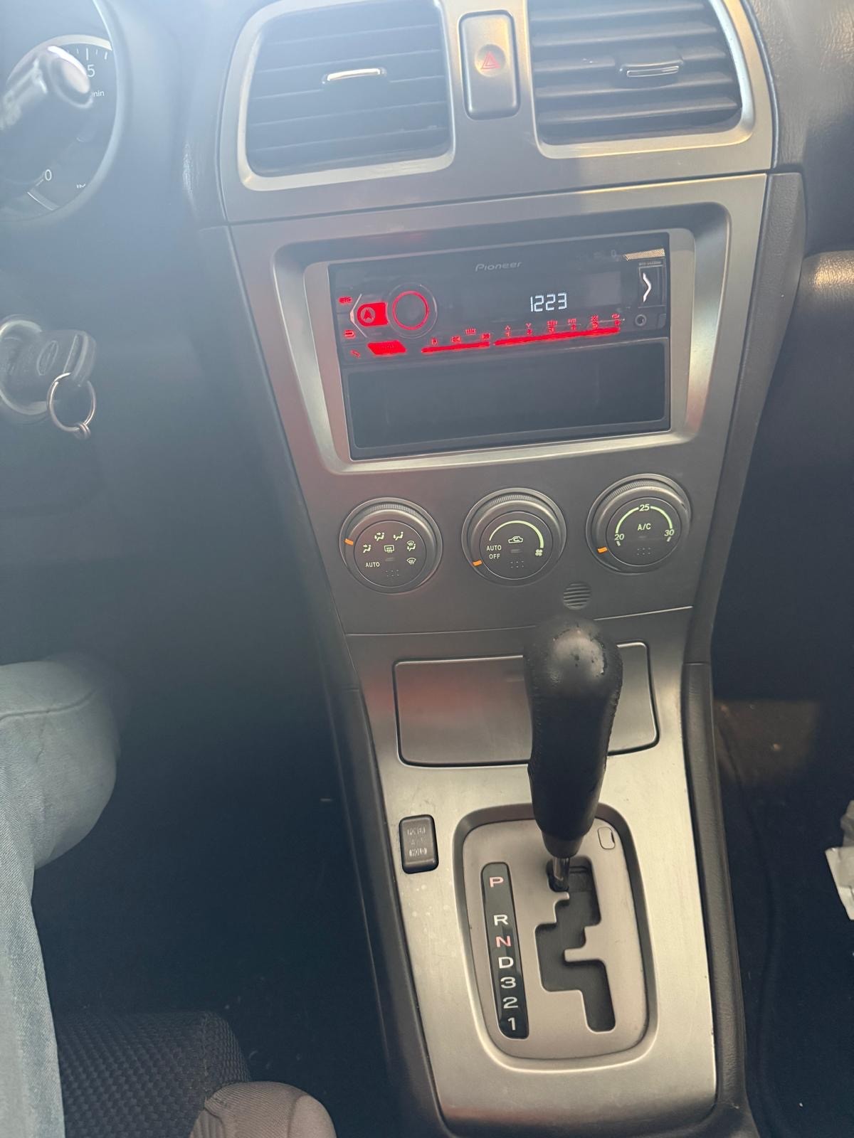 SUBARU Impreza 2.0R-showroom-element-3