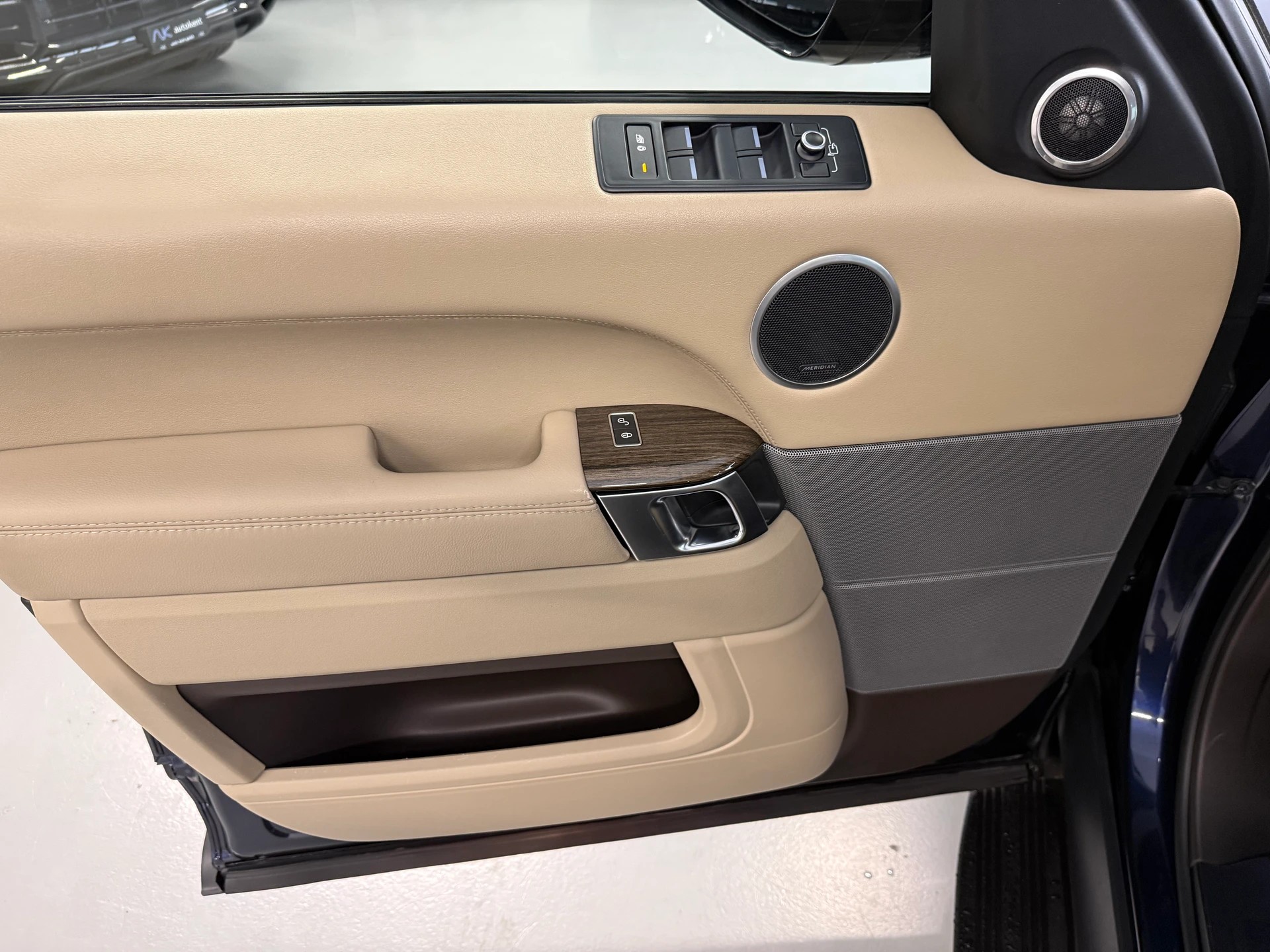 LAND ROVER Range Rover Sport 3.0 SDV6 SE Automatic-image-16