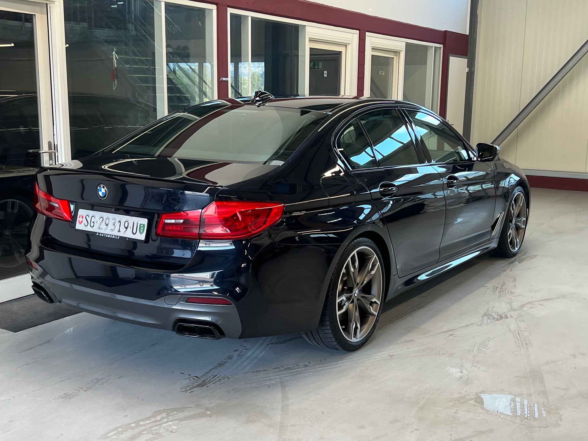 BMW M550i xDrive Steptronic-image-7