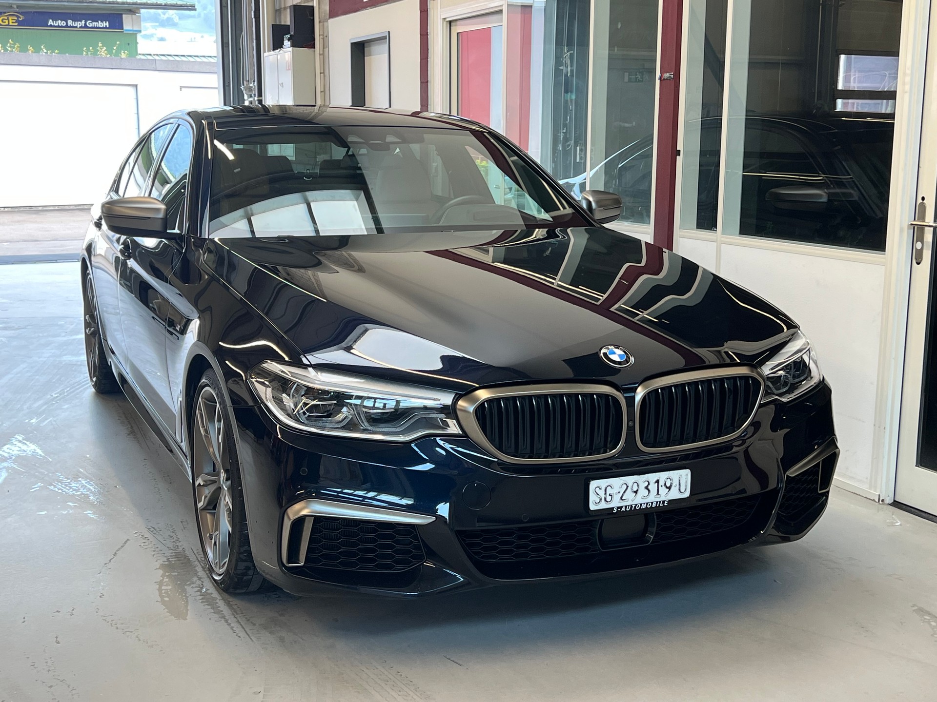 BMW M550i xDrive Steptronic-image-9