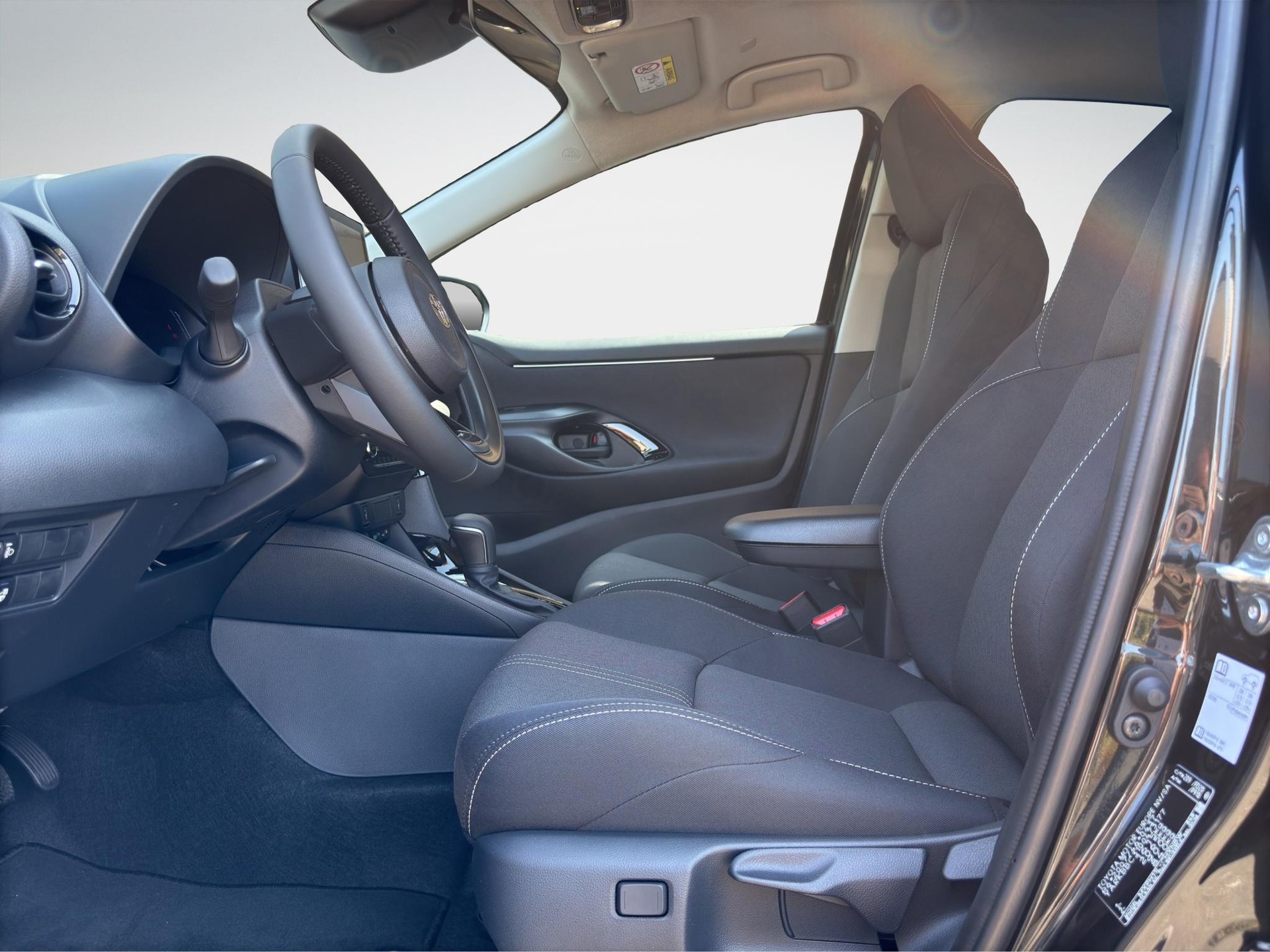 TOYOTA Yaris 1.5 VVT-i HSD Trend-image-8