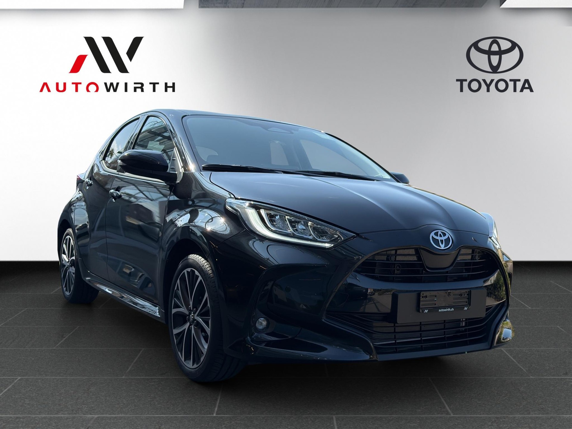TOYOTA Yaris 1.5 VVT-i HSD Trend-image-2