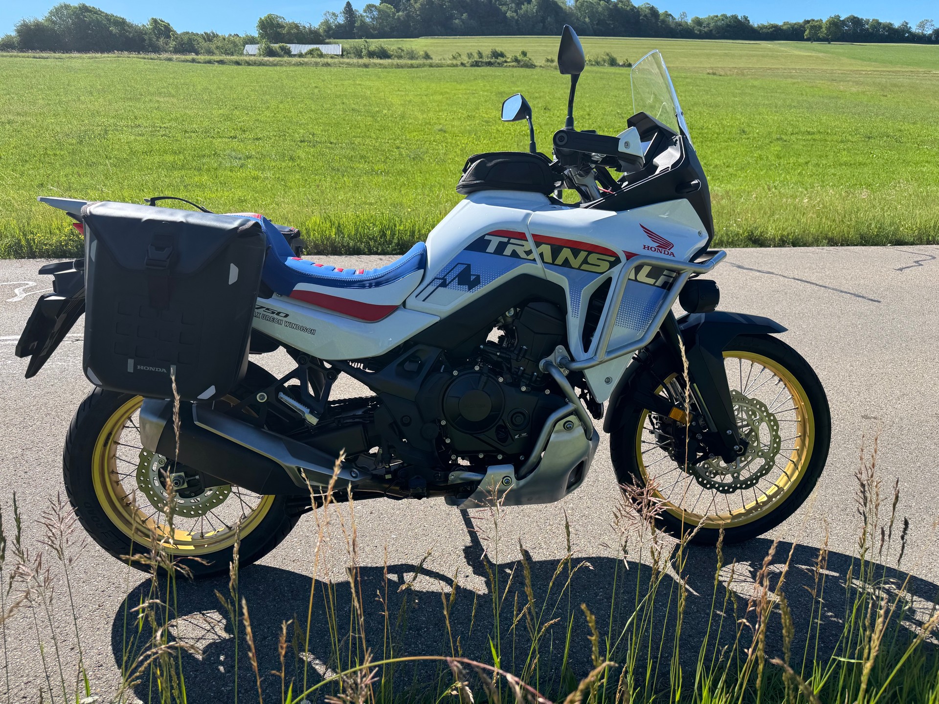 HONDA XL 750 Transalp-image-0
