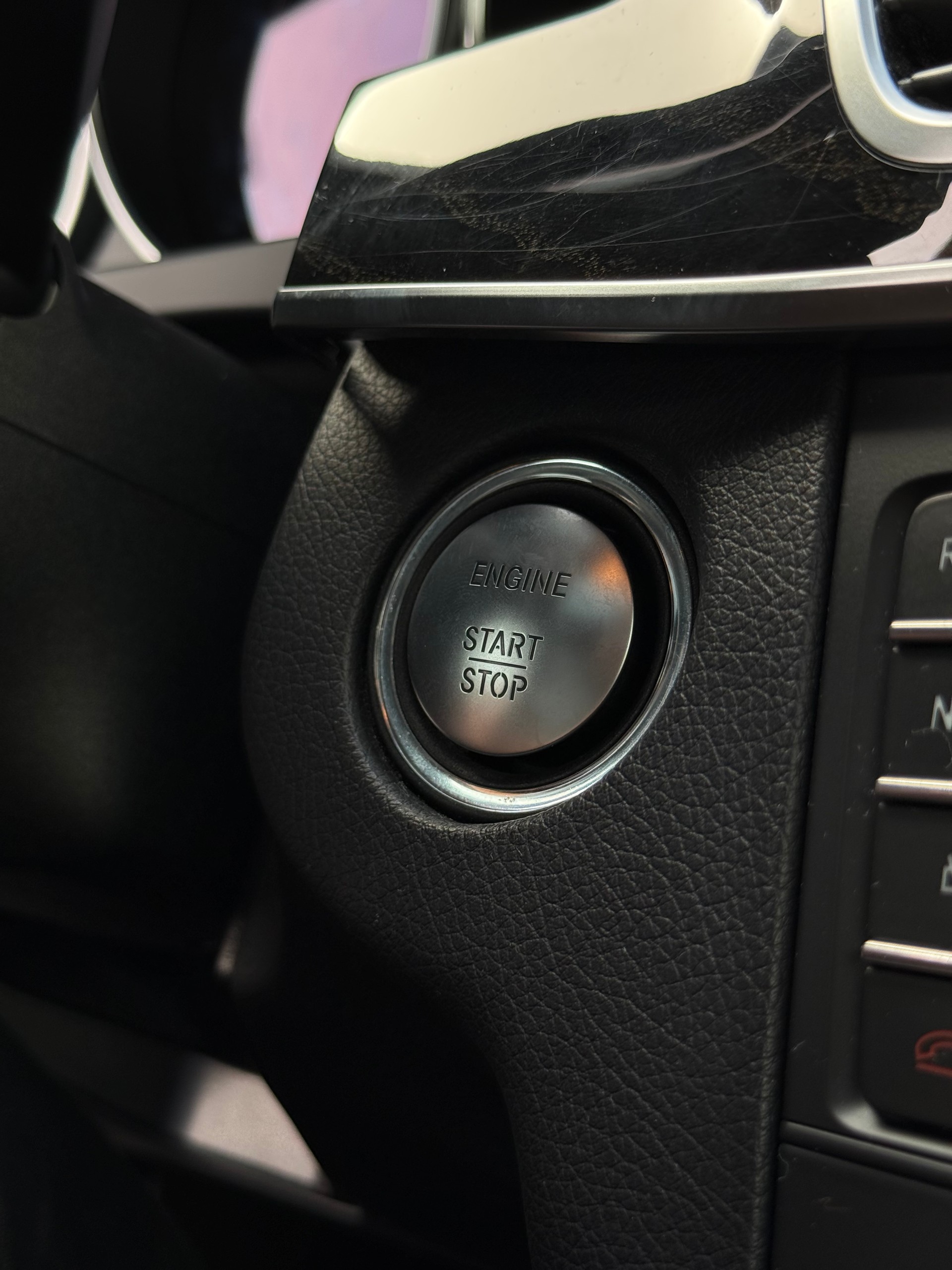 MERCEDES-BENZ E 350 4Matic 7G-Tronic AMG-Line-image-9