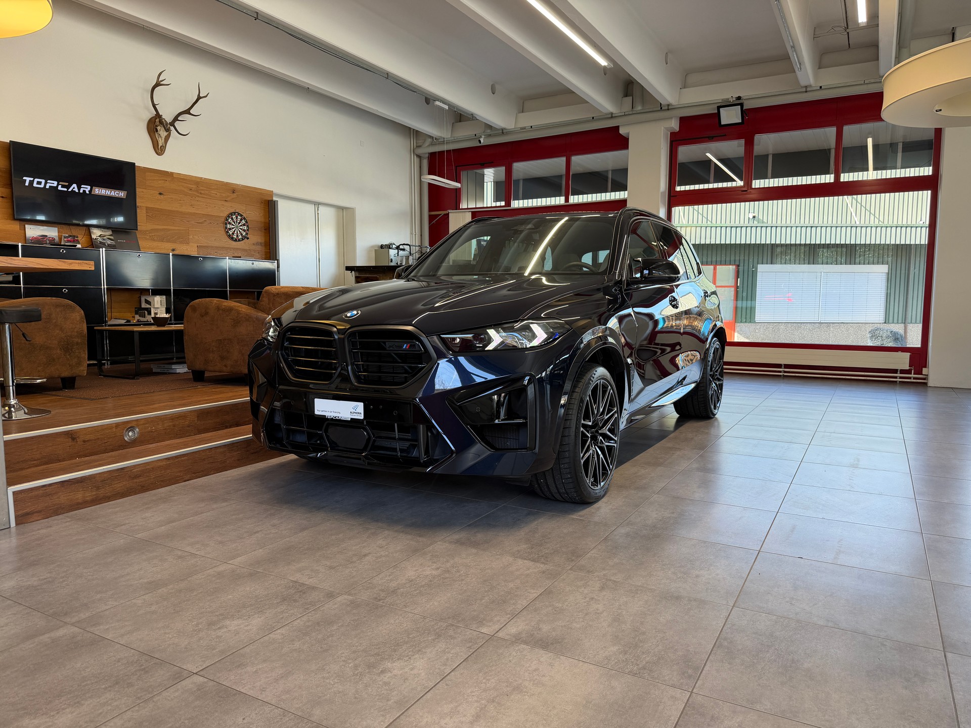 BMW X5M Competition-showroom-element-1