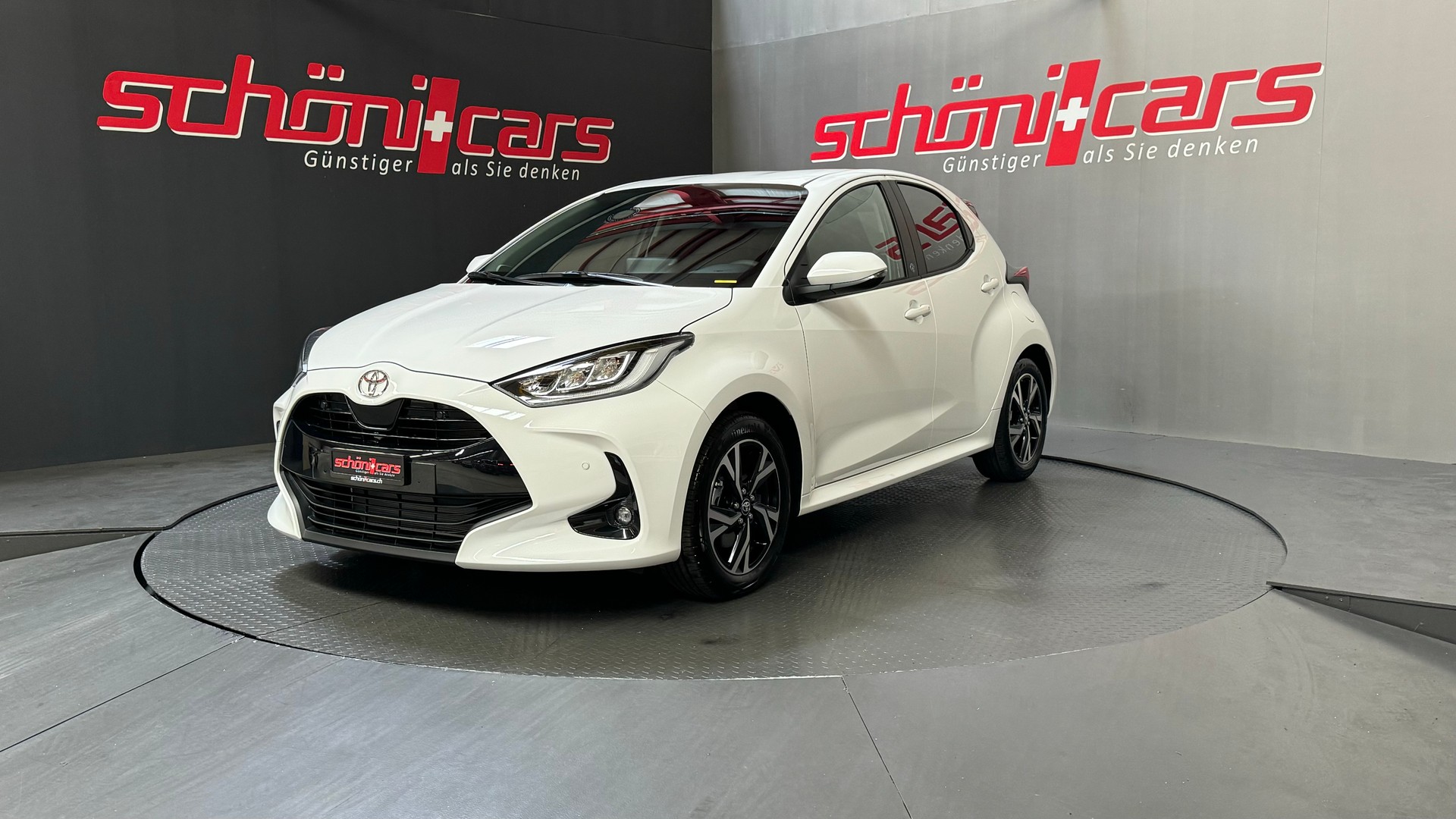 TOYOTA Yaris 1.5 Trend e-CVT-showroom-element-2