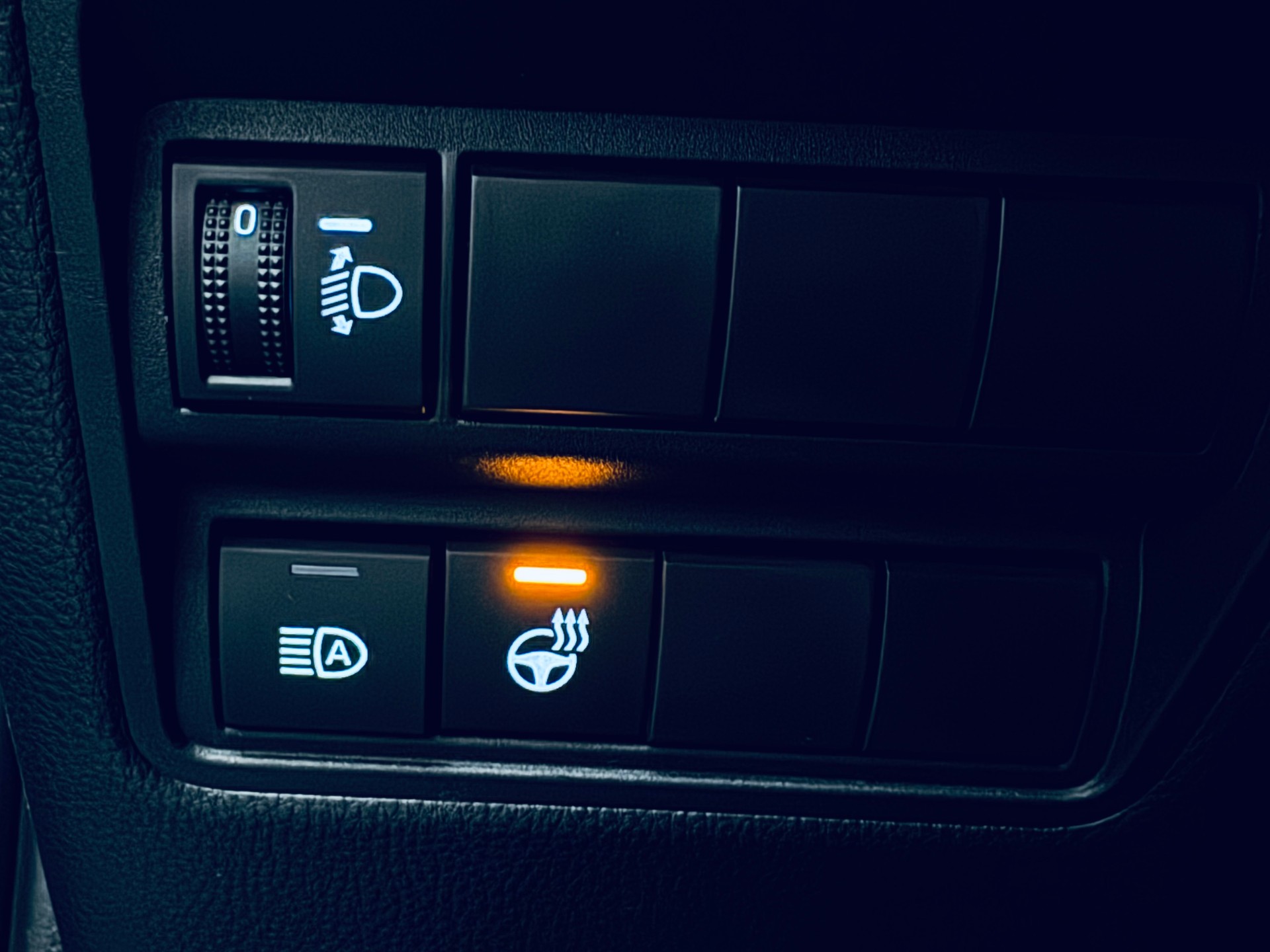 TOYOTA Yaris 1.5 Trend e-CVT-image-30