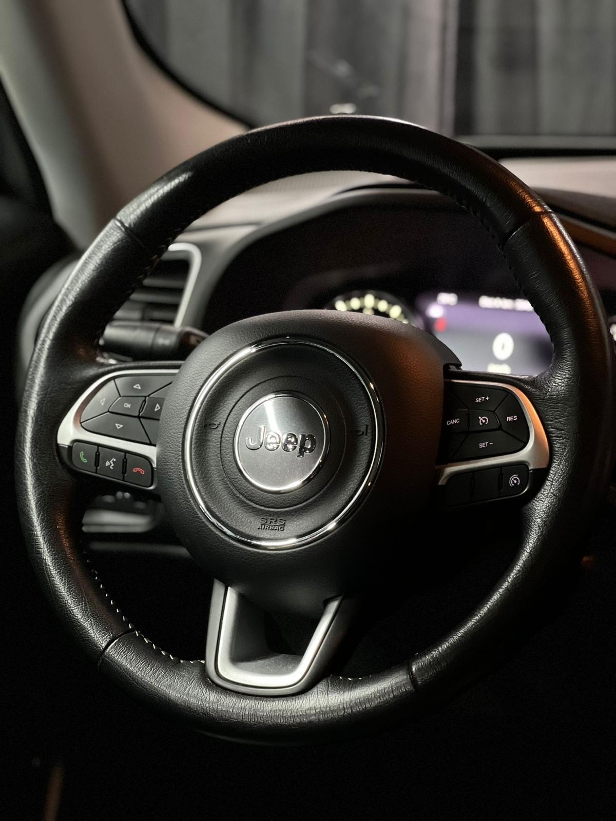 JEEP Renegade 1.4 Turbo Limited AWD-image-13