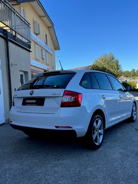 SKODA Rapid Spaceback 1.4 TSI Elegance DSG-showroom-element-3