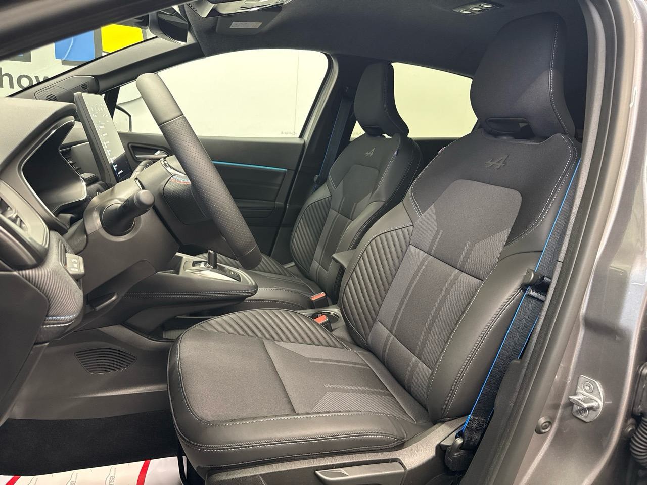 RENAULT Captur 1.8 E-Tech 160 Esprit Alpine DHT-showroom-element-3