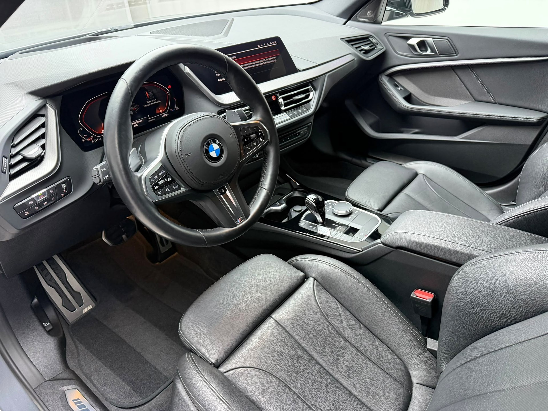 BMW M235i Gran Coupé xDrive Swiss Performance Steptronic-image-7