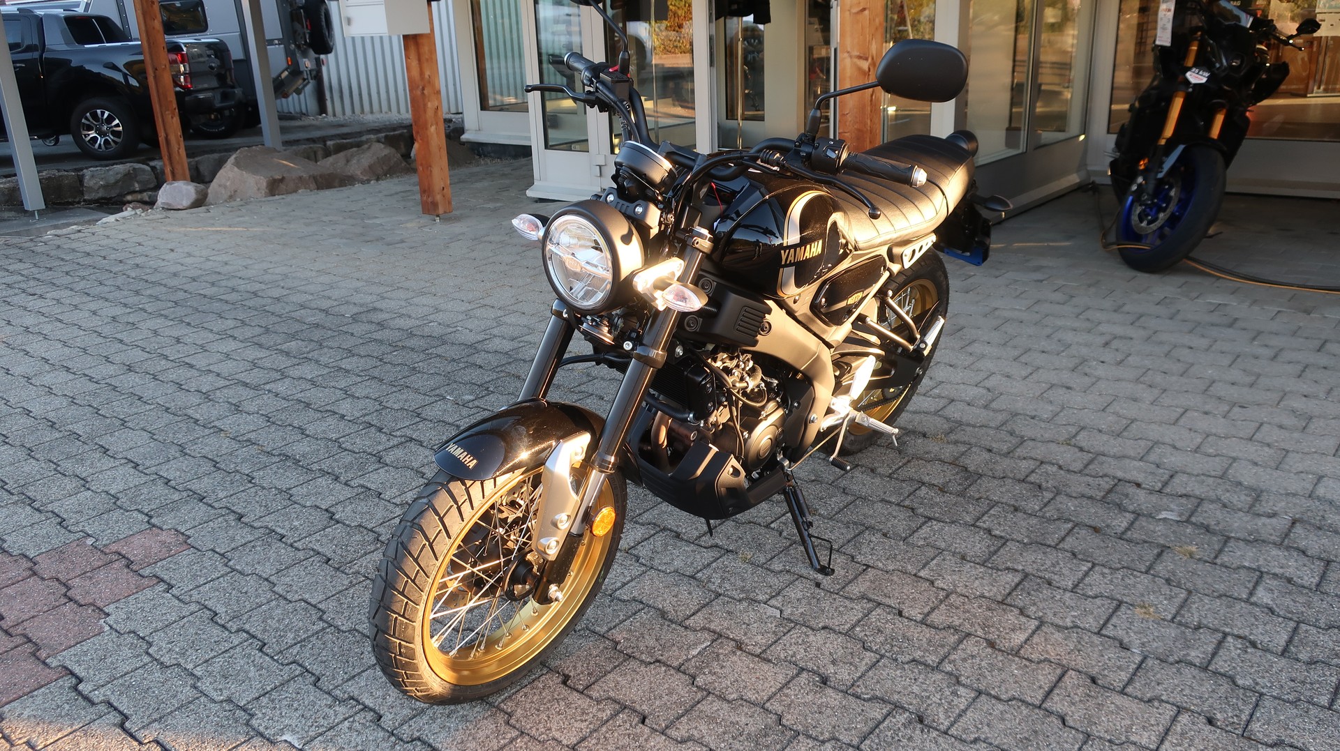 YAMAHA XSR 125 Legacy-image-5