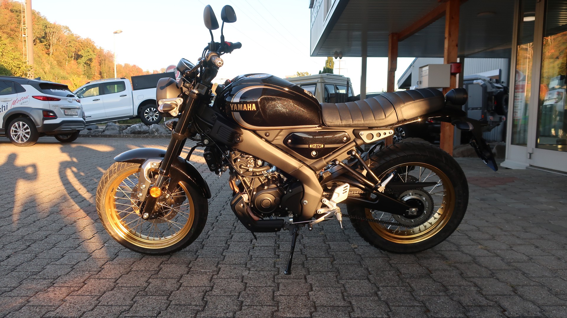 YAMAHA XSR 125 Legacy-image-2