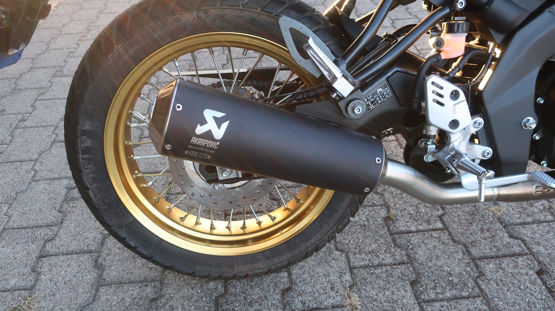 YAMAHA XSR 125 Legacy-image-3