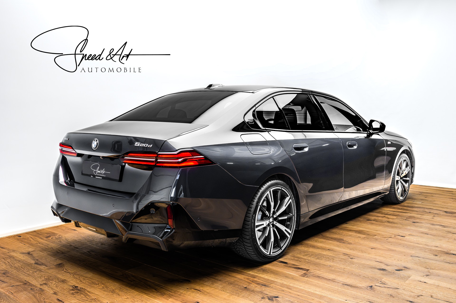 BMW 520d xDrive 48V M Sport Steptronic | STANDHEIZUNG-showroom-element-3