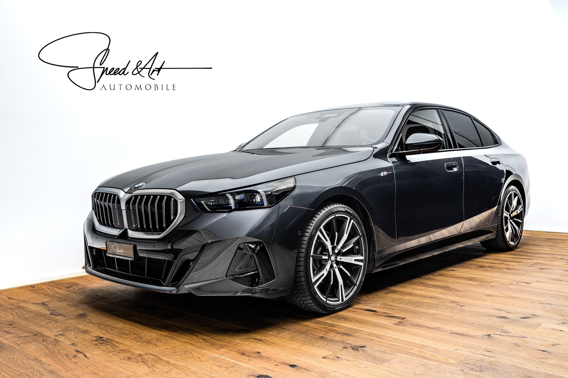 BMW 520d xDrive 48V M Sport Steptronic | STANDHEIZUNG-showroom-element-1