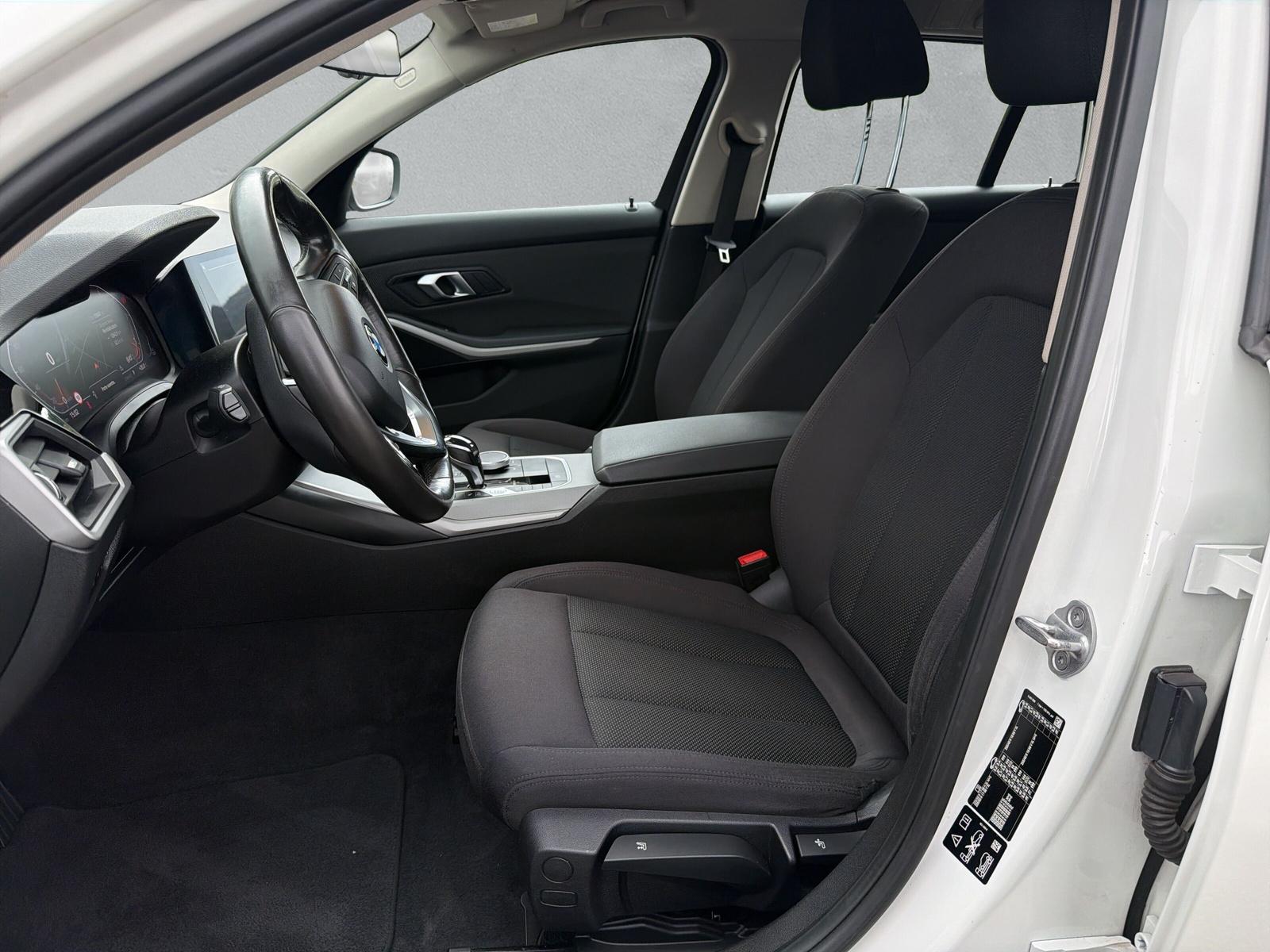 BMW 320d Touring Advantage xDrive G21 AHK-image-11